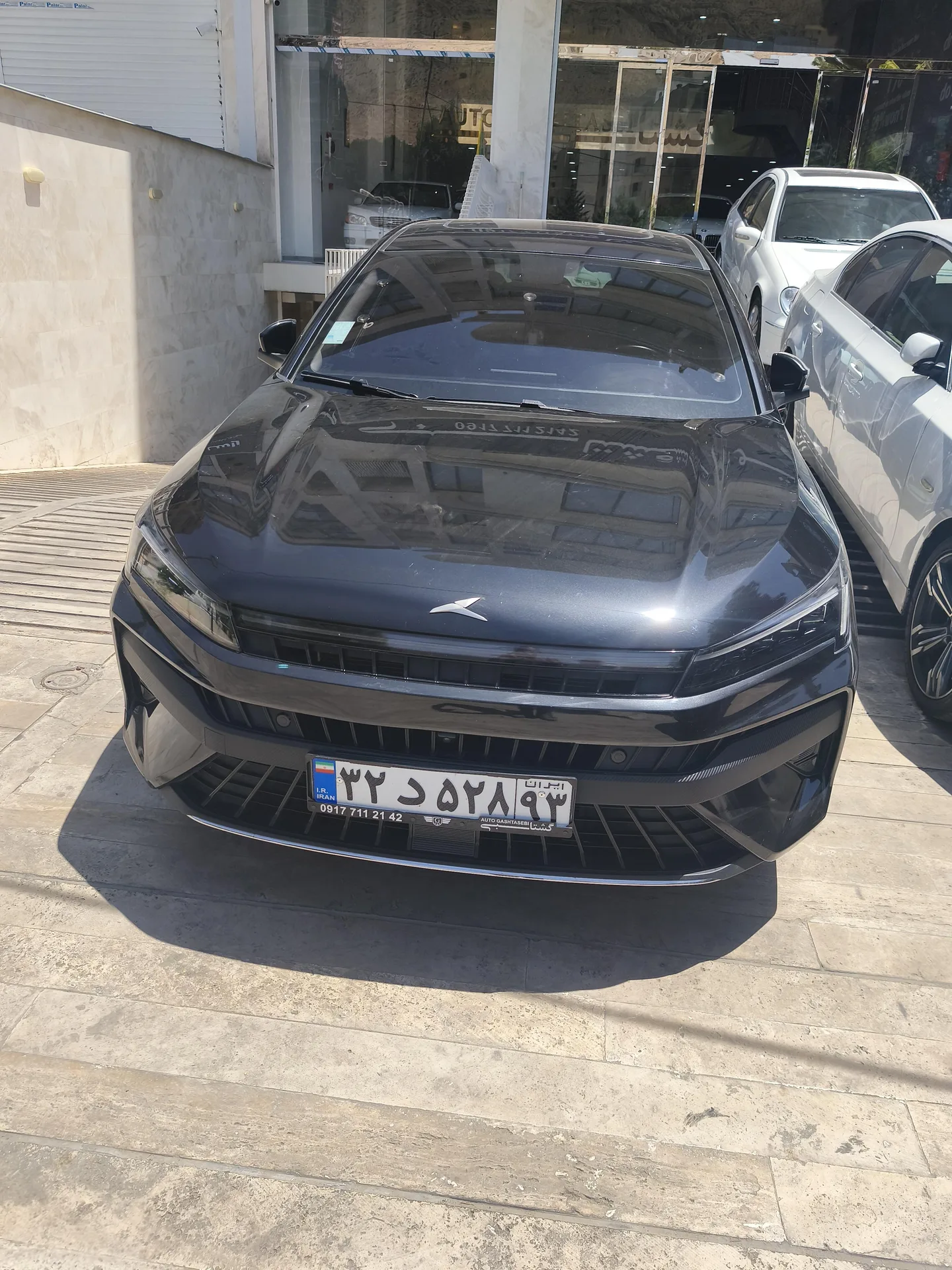 کی ام سی J7