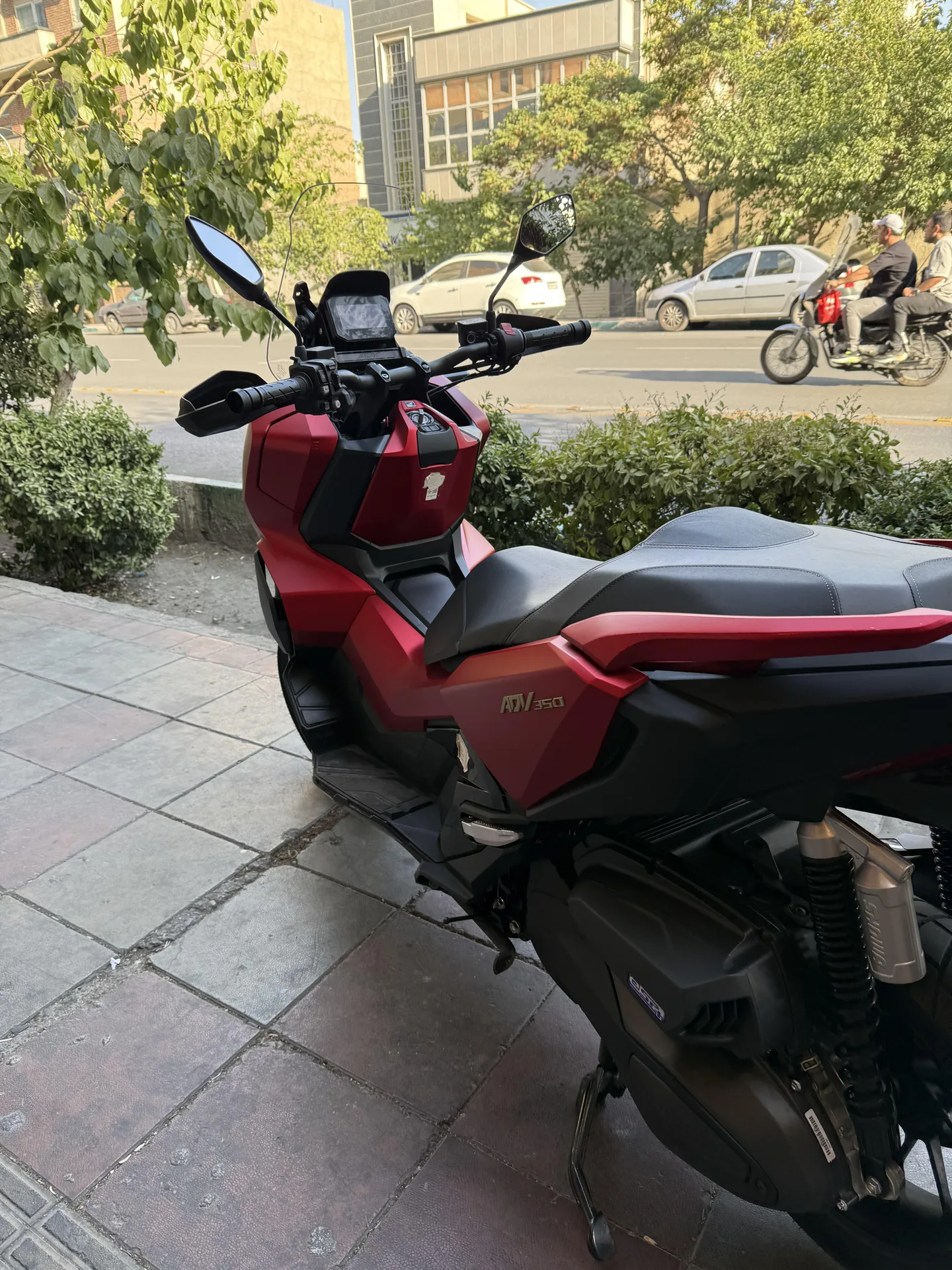 هوندا  ADV 350 3