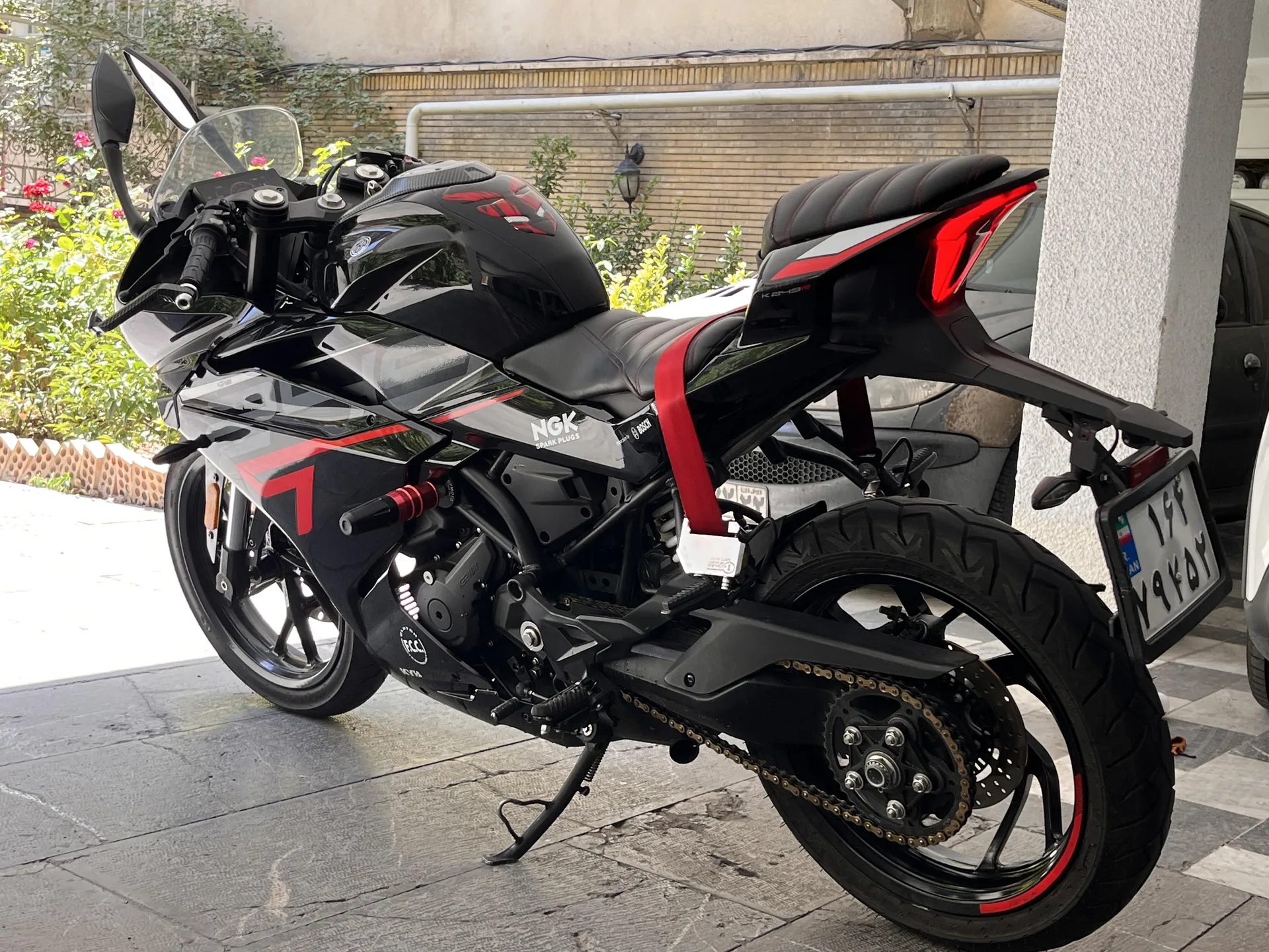 کی وی  K249R 3