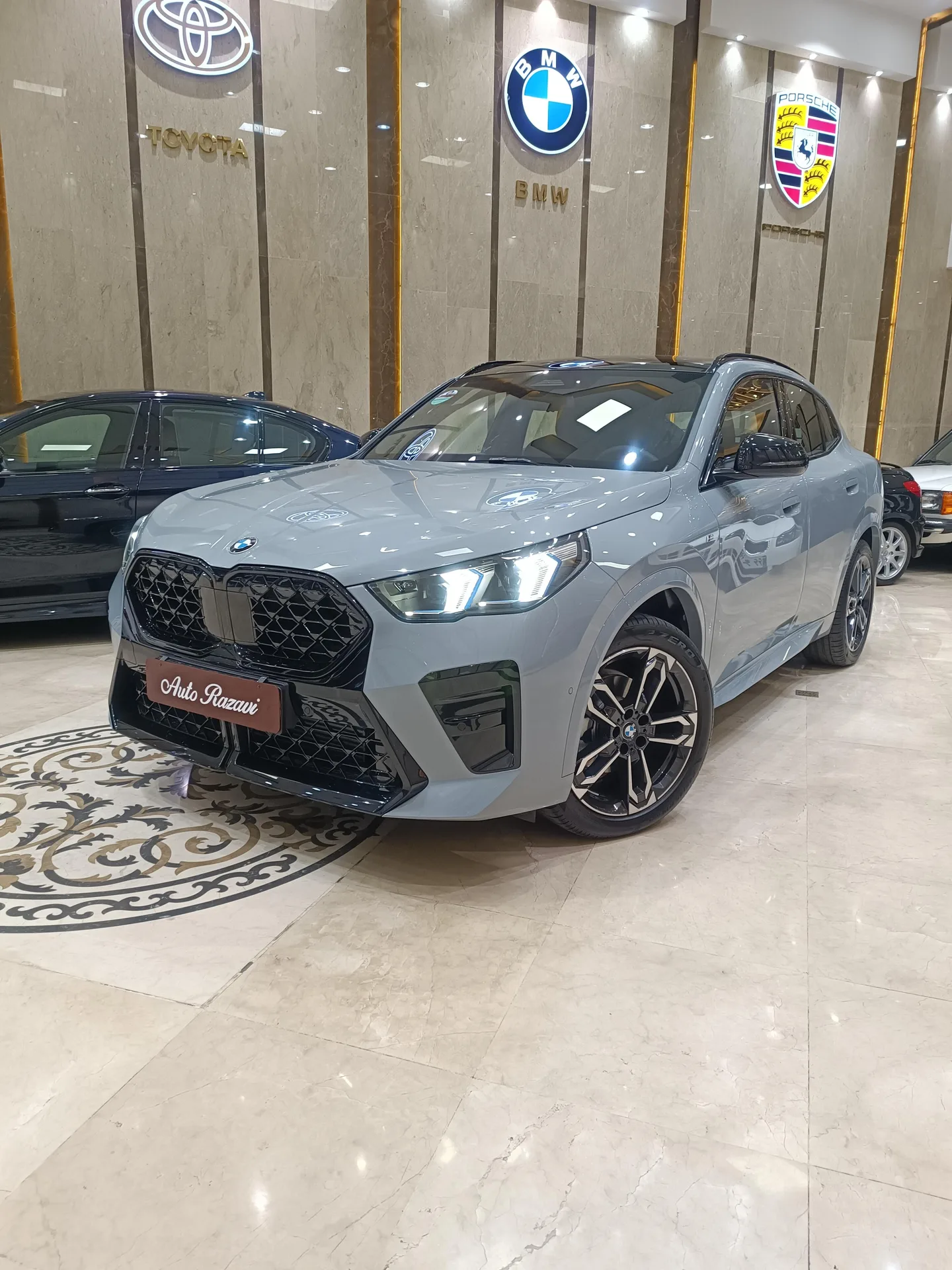 ب ام و X2