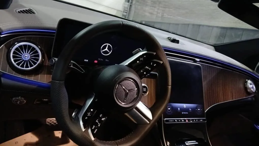 بنز  EQE SUV 3