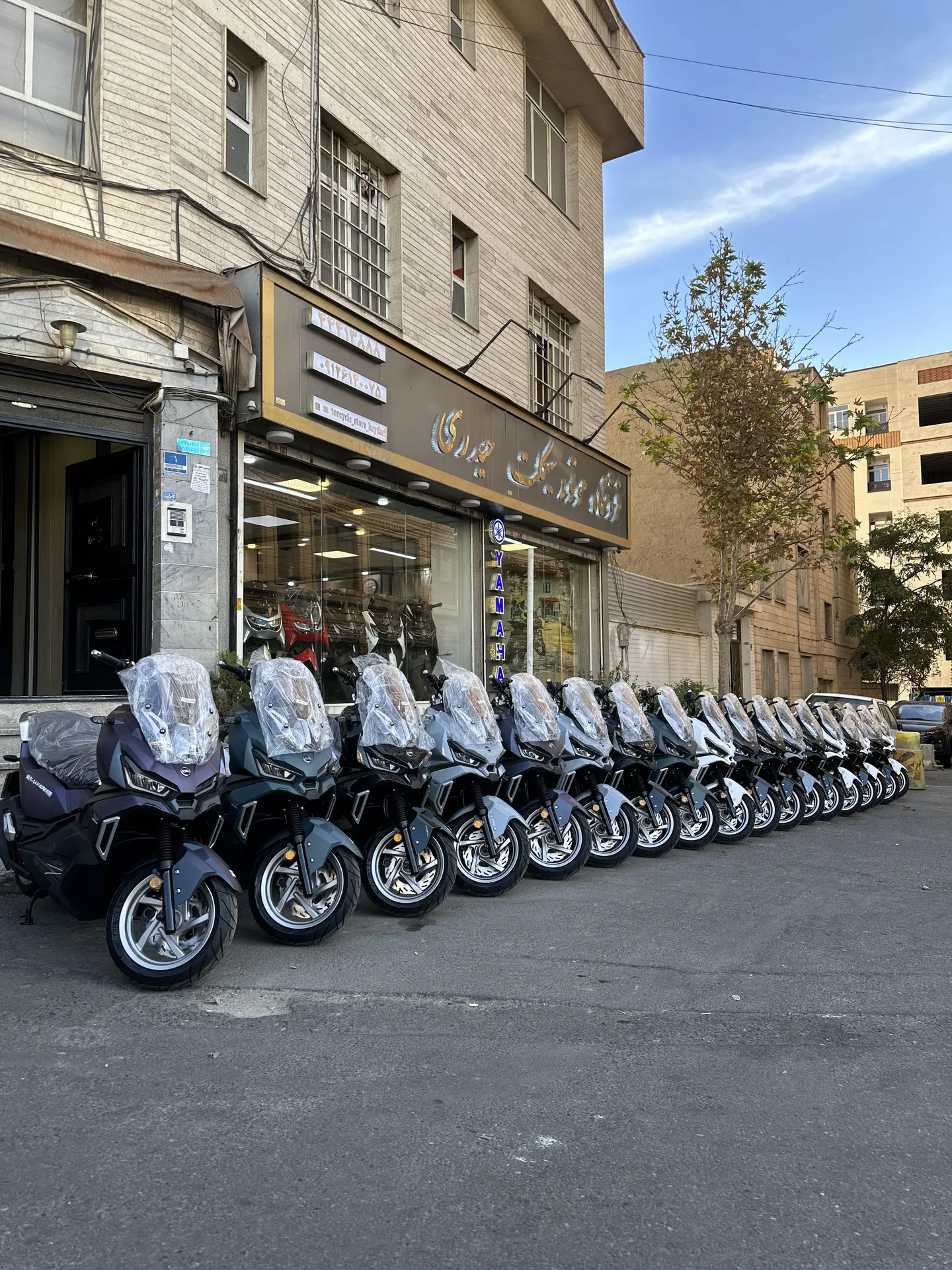 اس وای ام  ADV 175 2