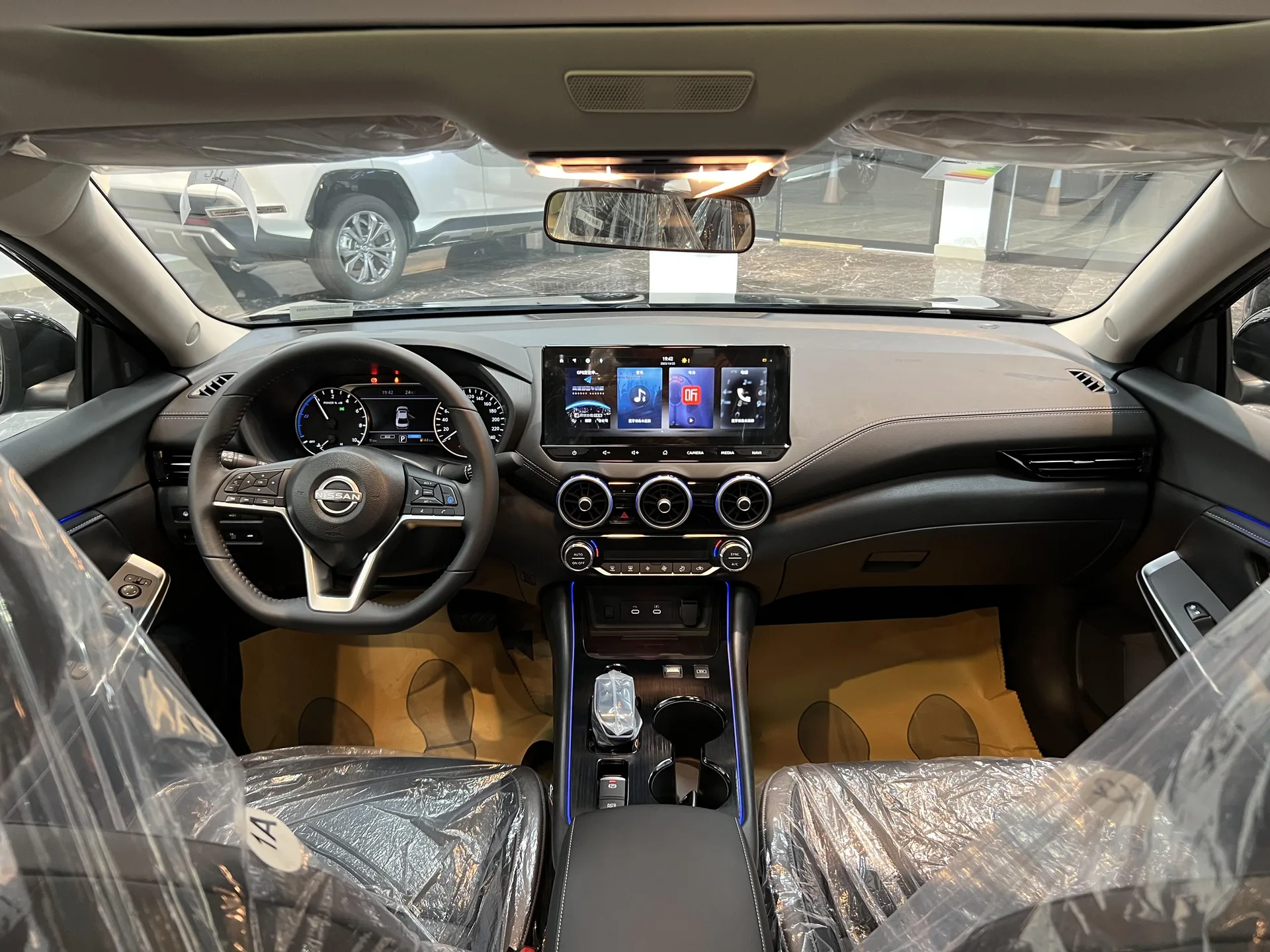 نیسان  سیلفی e-POWER 3