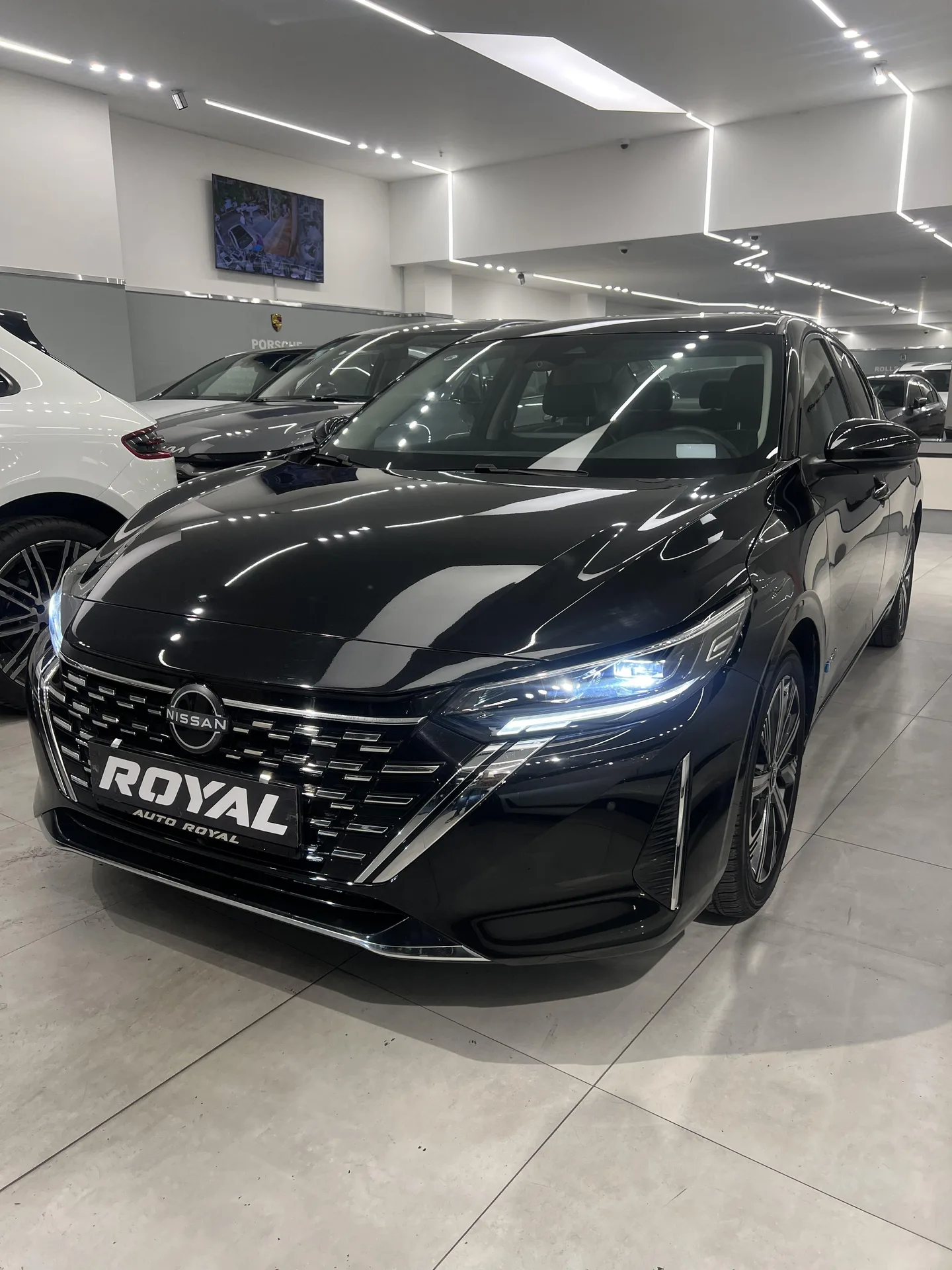 نیسان  سیلفی e-POWER 3
