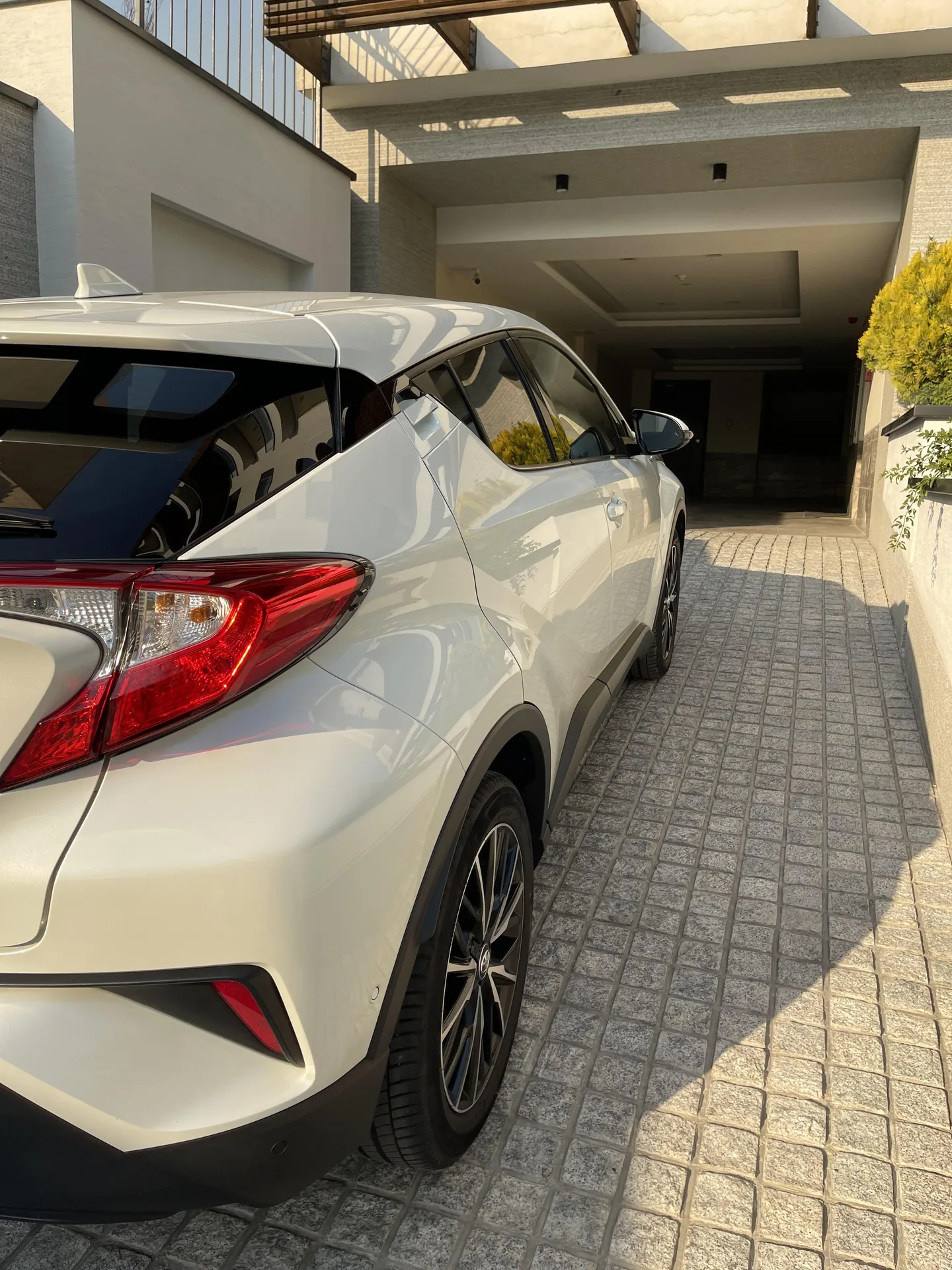 تویوتا  C-HR هیبرید 3