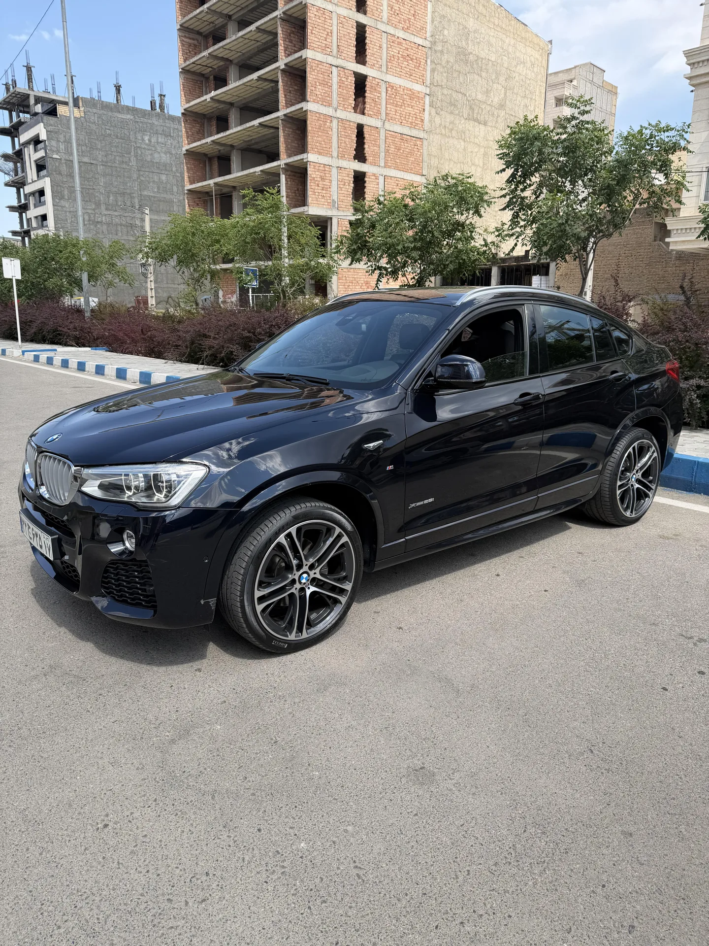 ب ام و  X4 2