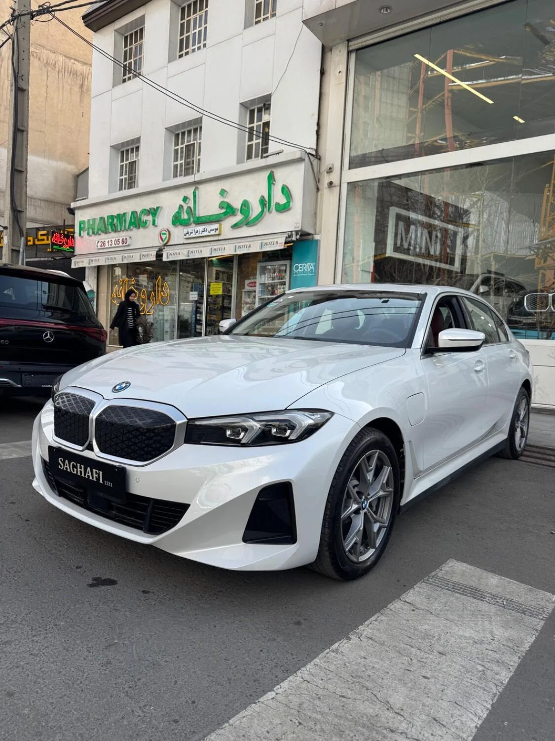 ب ام و i3