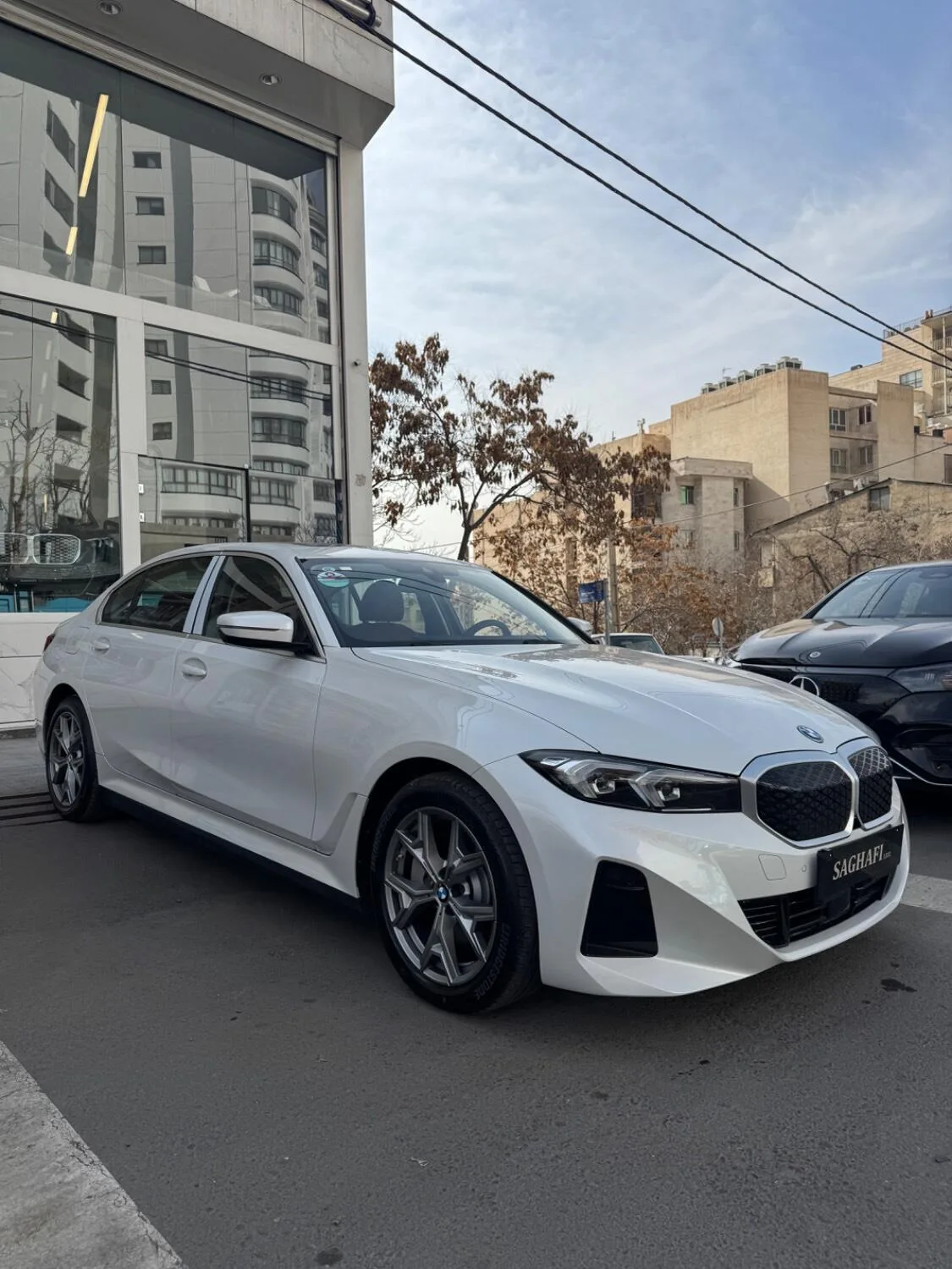 ب ام و  i3 2