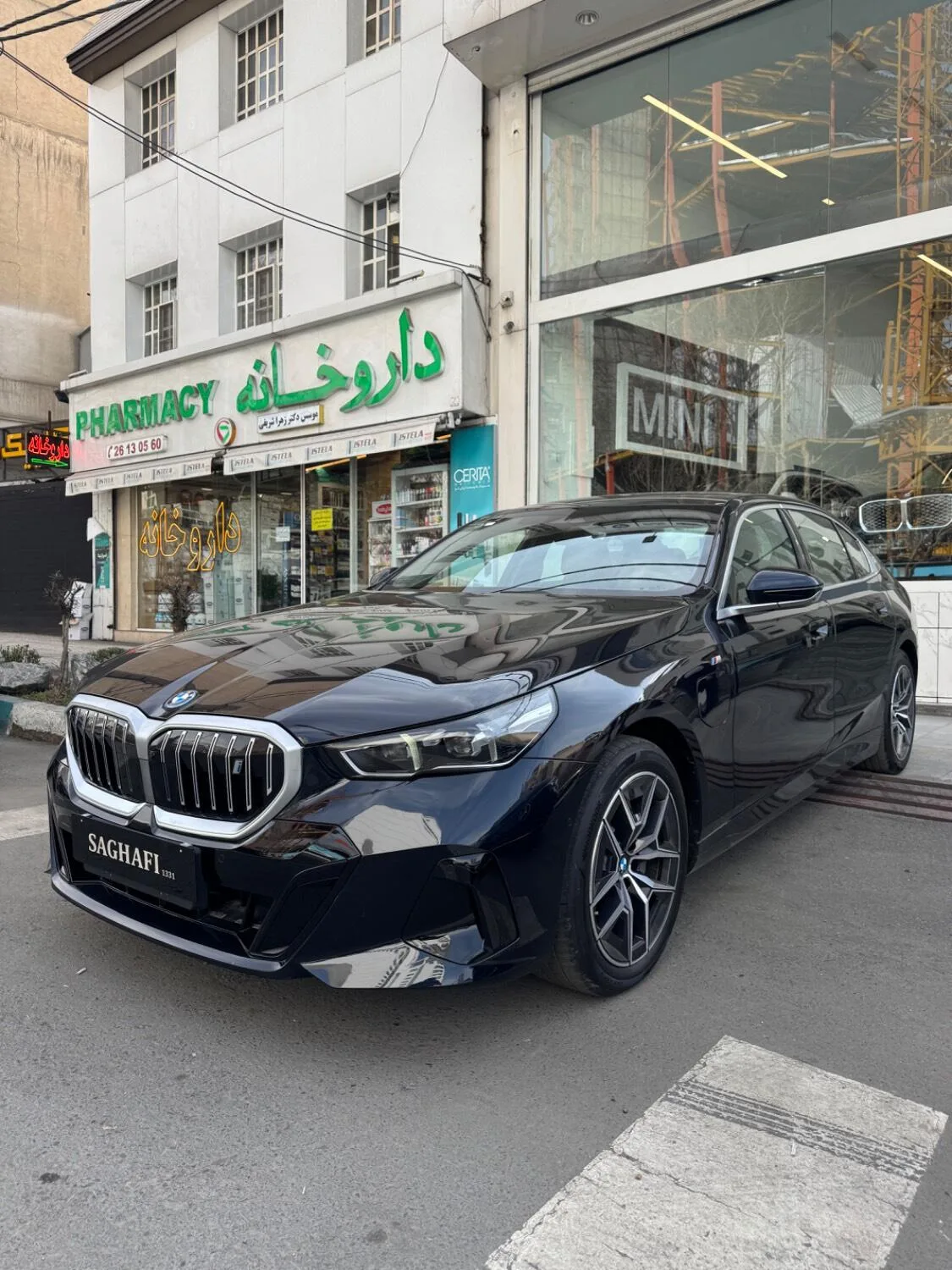 ب ام و  i5