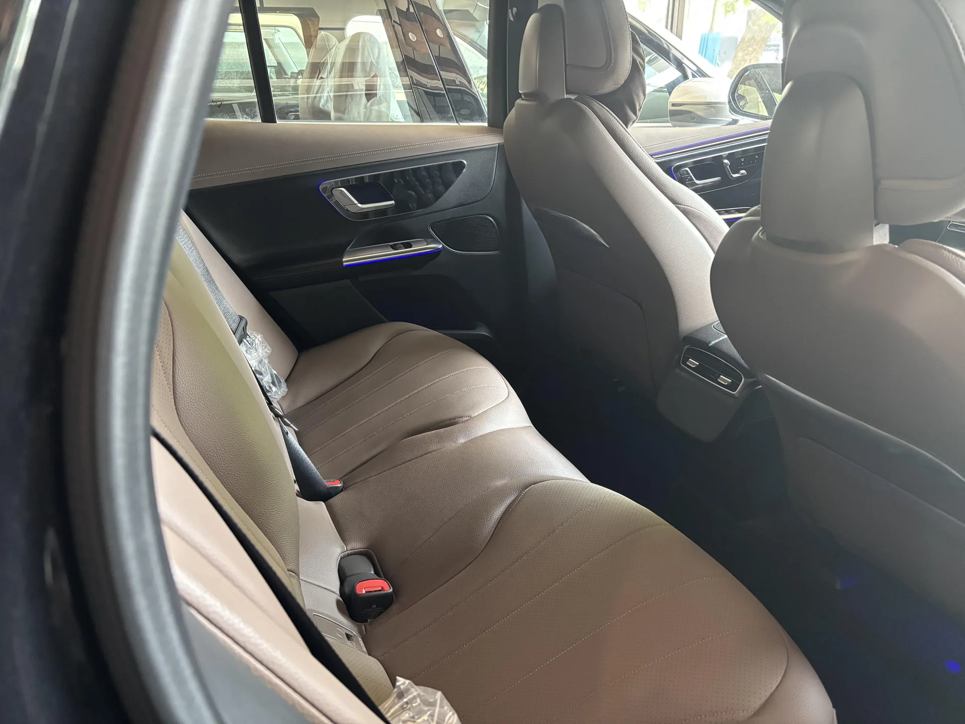 بنز  EQE SUV 4