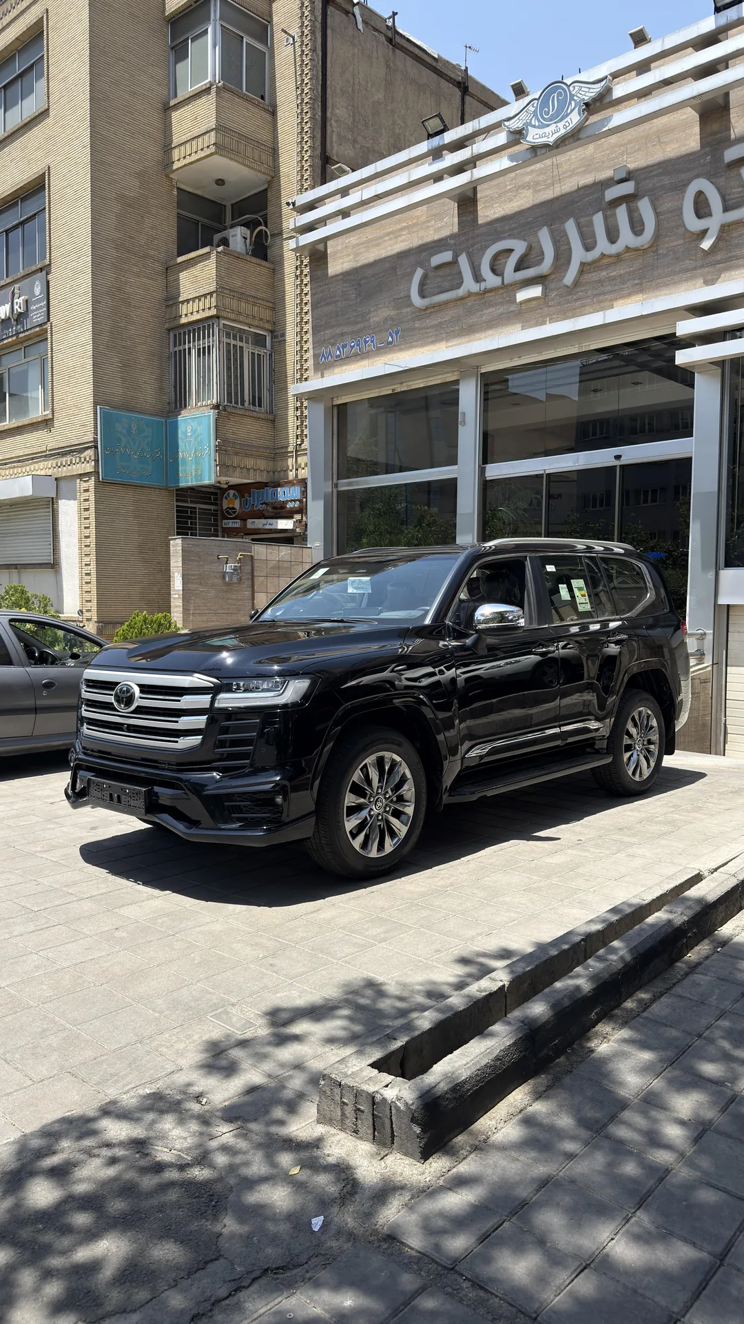 تویوتا لندکروز چهار در