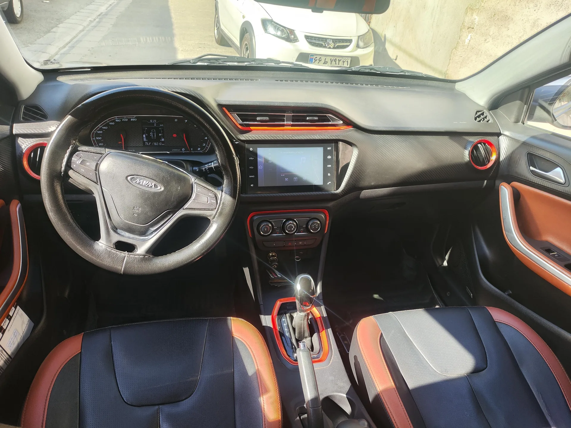 ام وی ام  X22 4