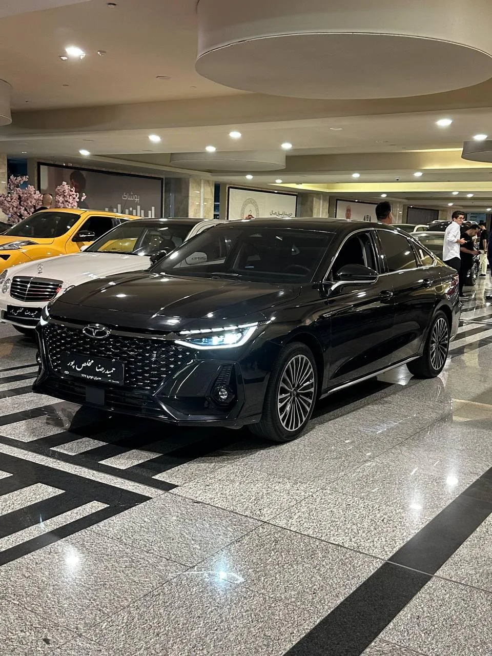 فونیکس آریزو 8 (Z8)