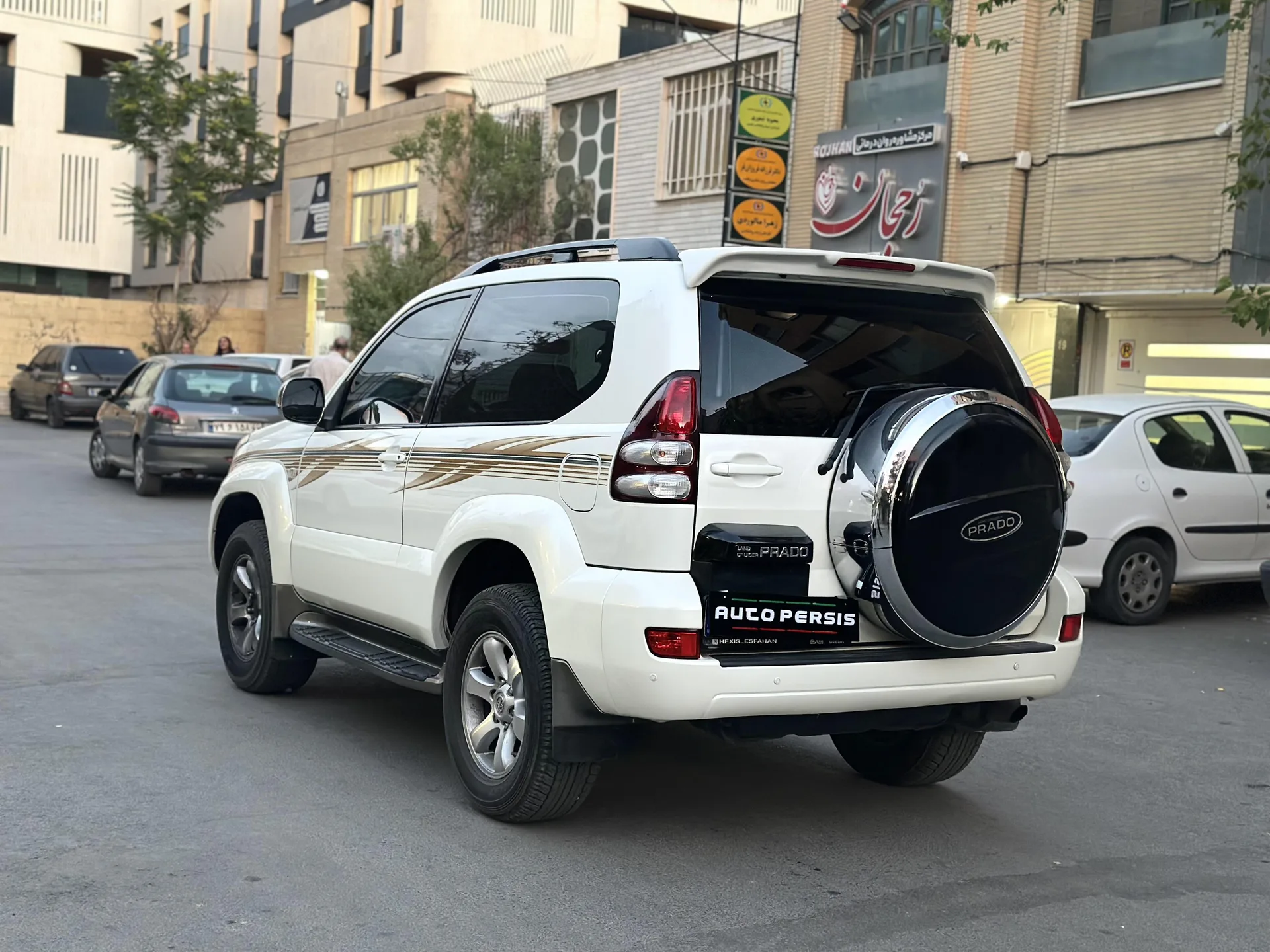 تویوتا  پرادو دو در 3