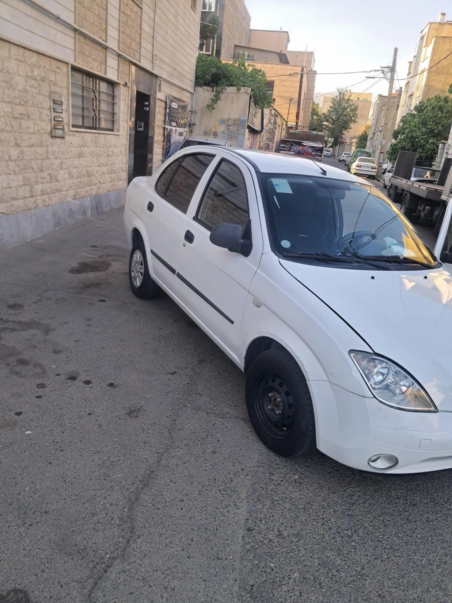 تیبا  صندوق دار 3