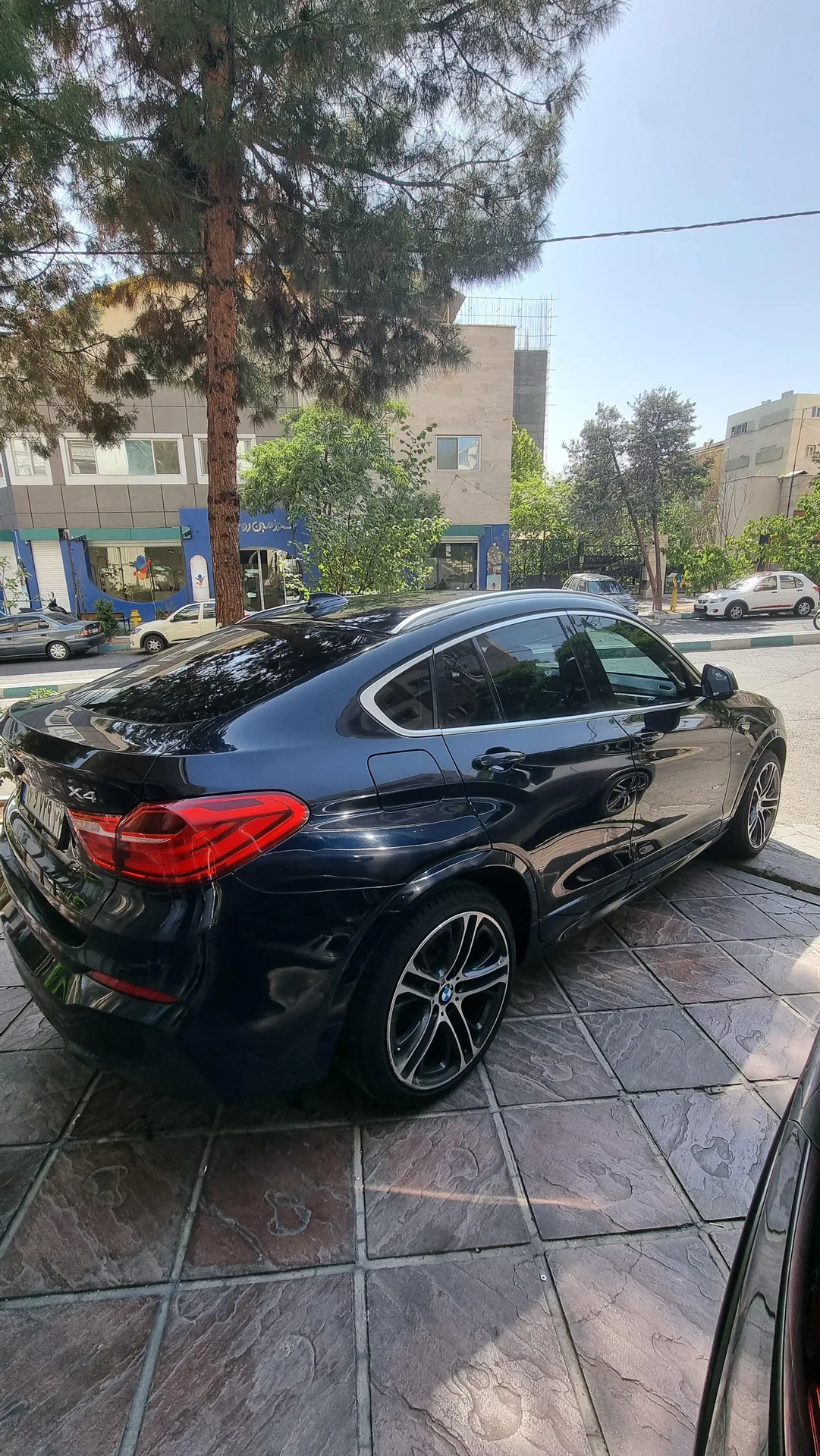 ب ام و  X4 3