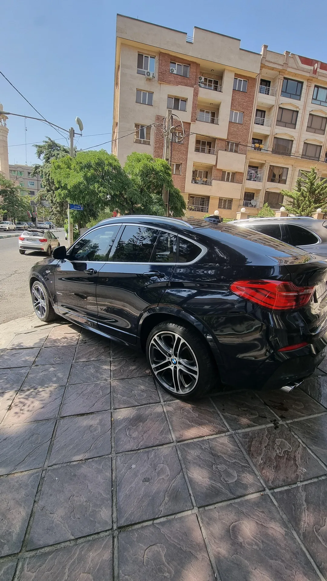 ب ام و  X4 4