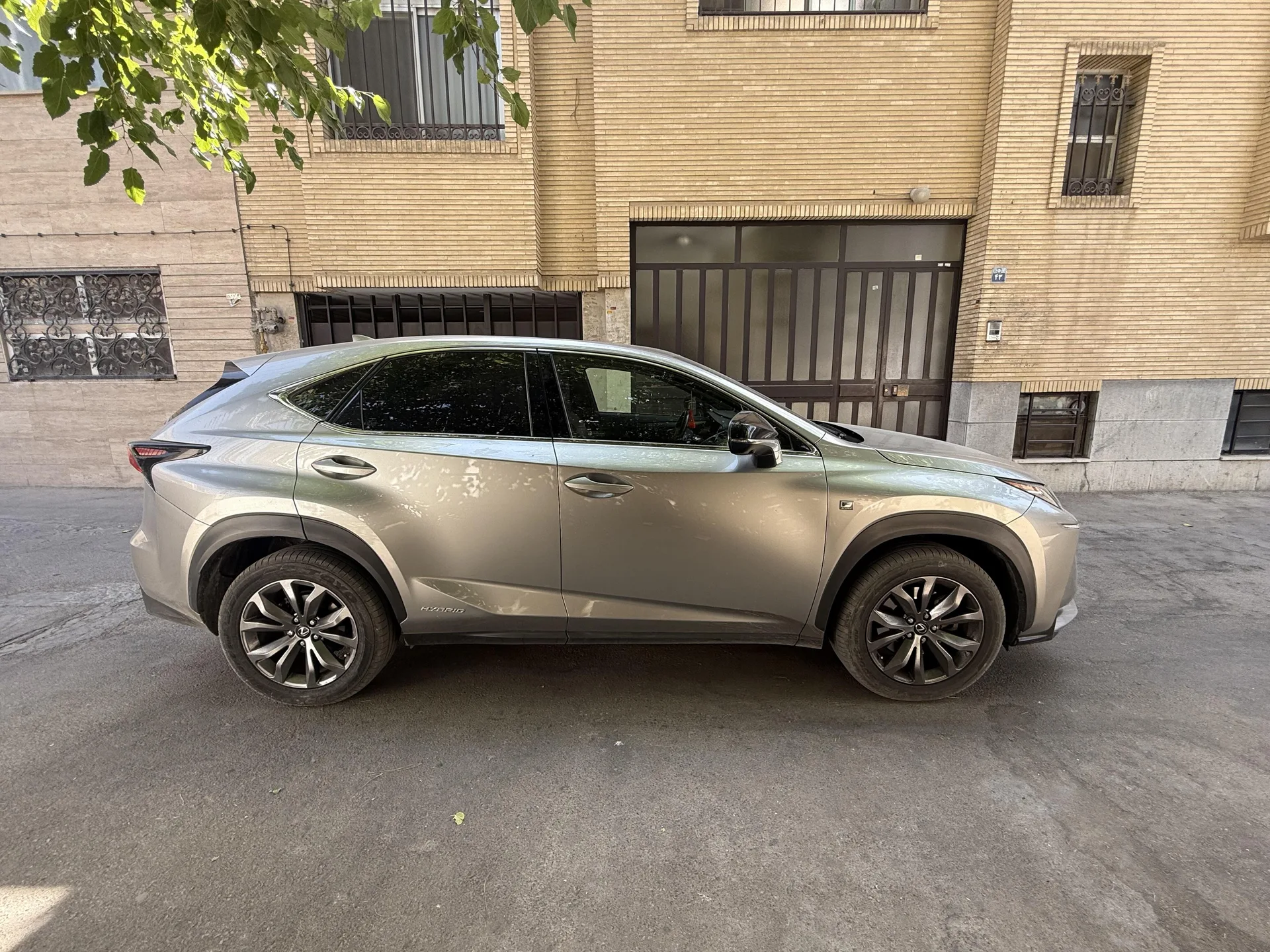 لکسوس  NX هیبرید 2