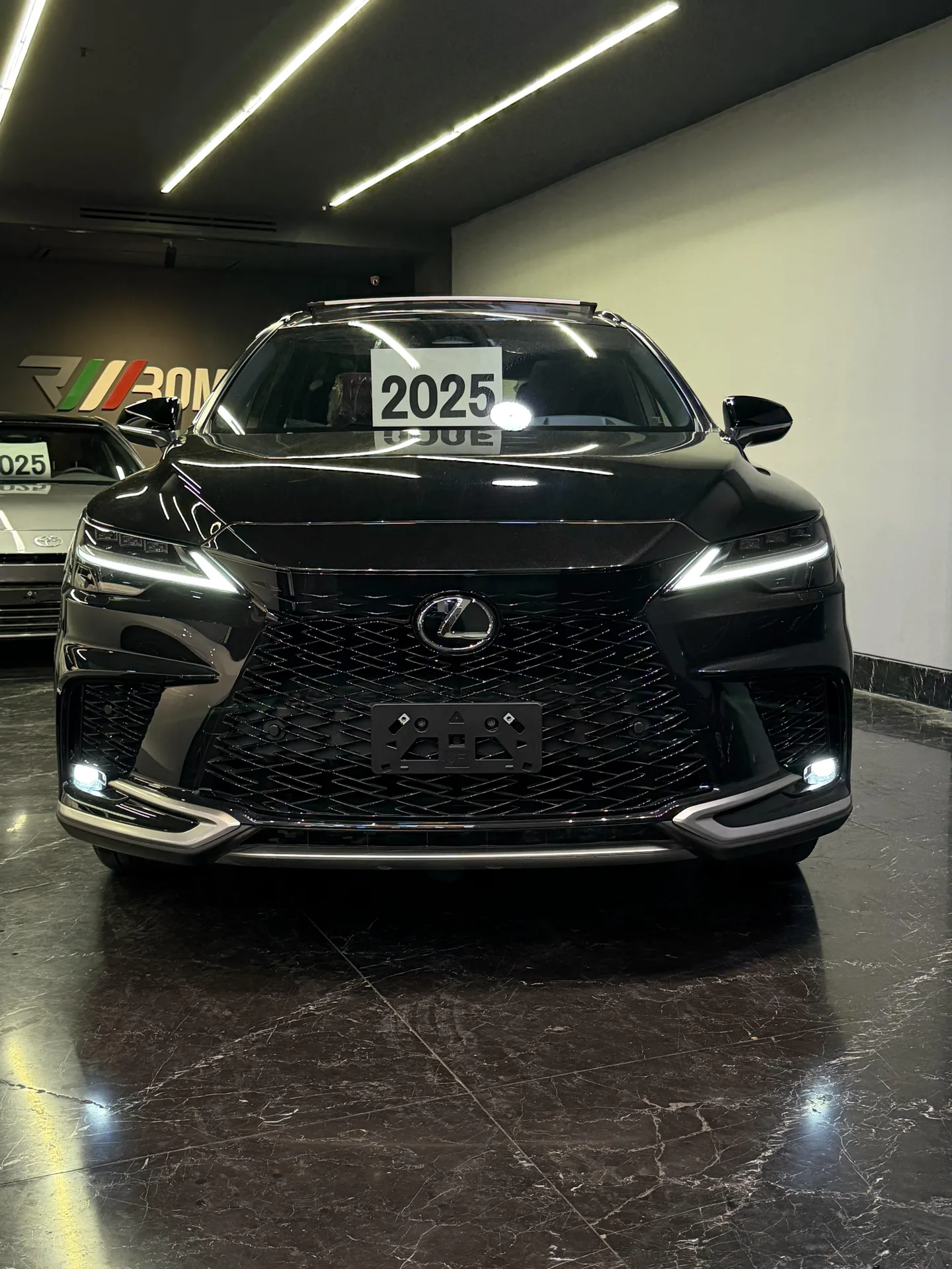 لکسوس  RX هیبرید 2