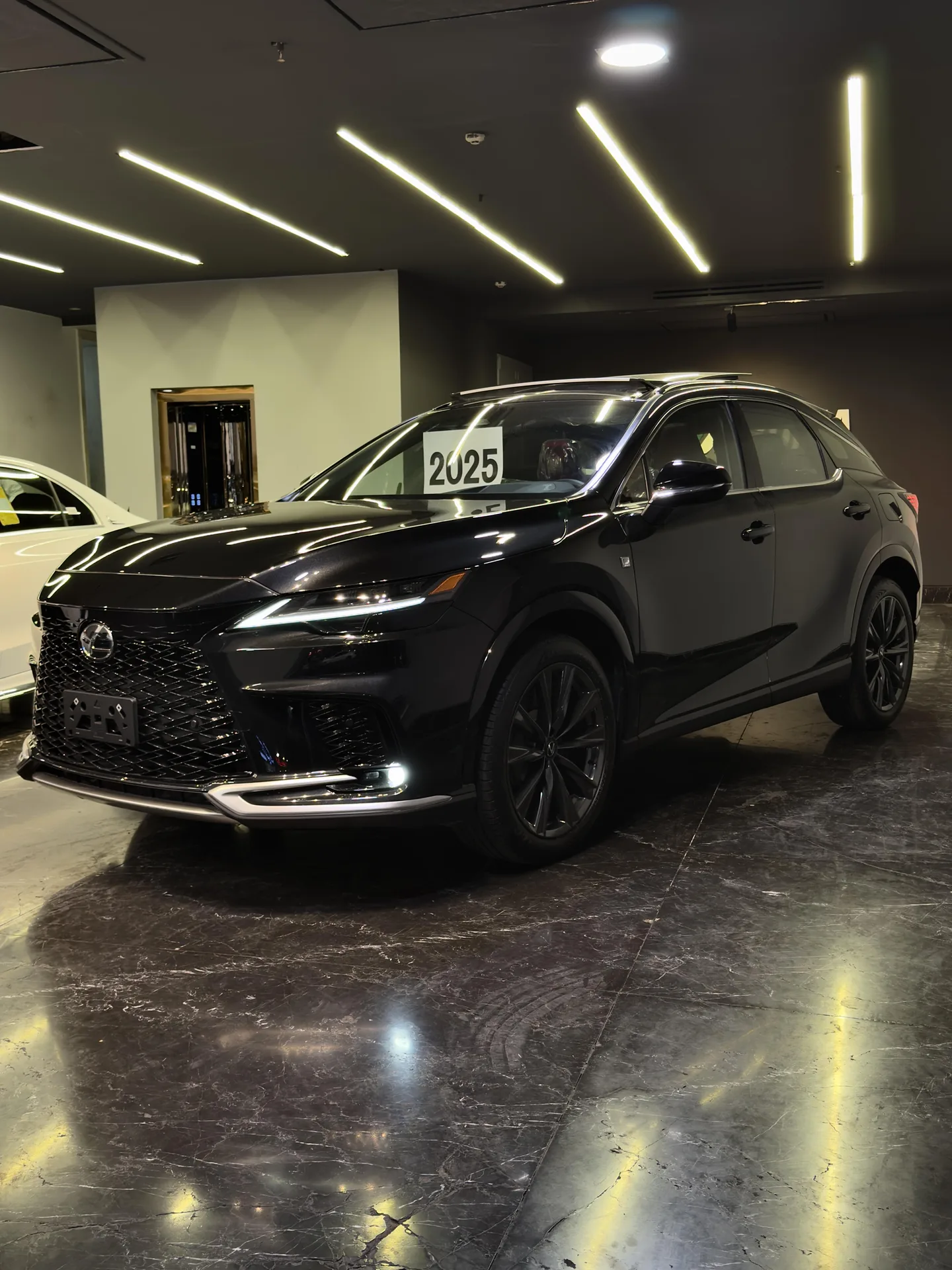 لکسوس  RX هیبرید 3