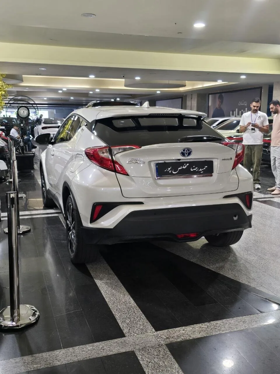 تویوتا  C-HR 4
