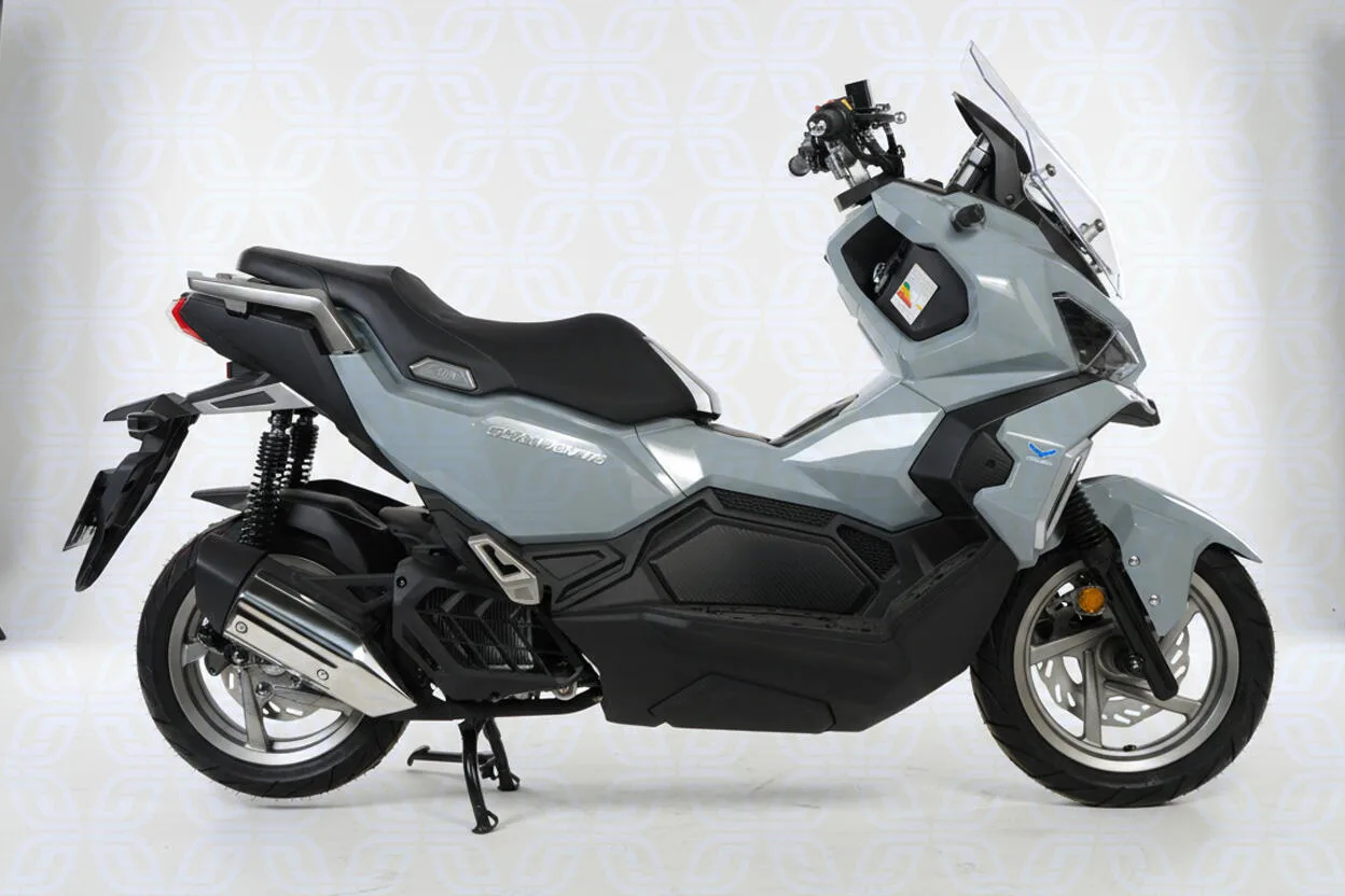 اس وای ام  ADV 175 6