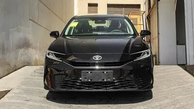 تویوتا کمری هیبرید