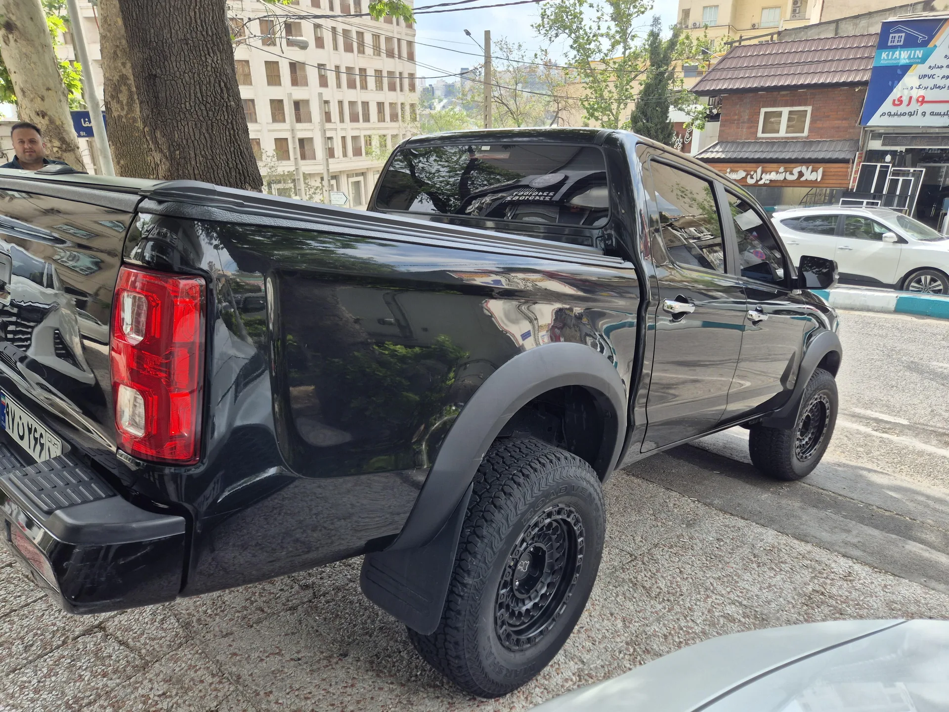 کی ام سی  T8 3