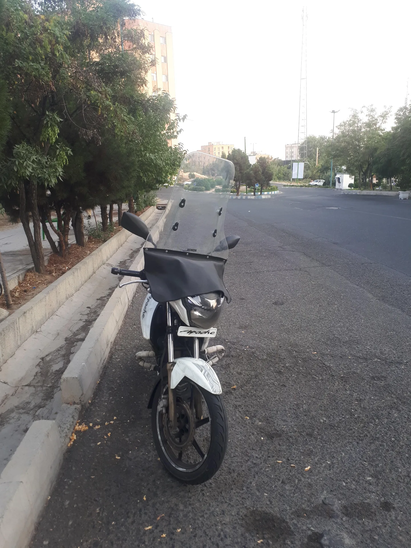 تی وی اس  آپاچی 180 2
