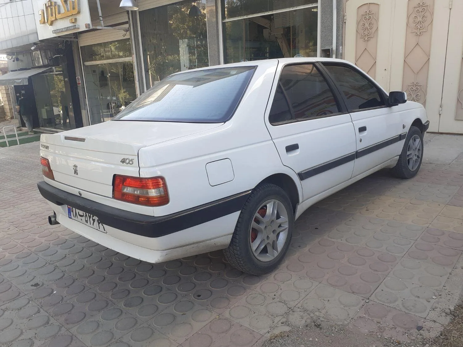 پژو 405