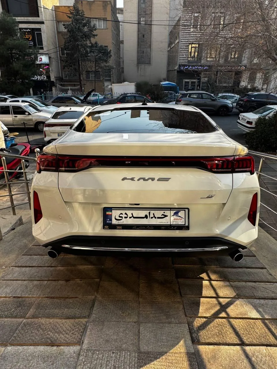 کی ام سی  J7 3