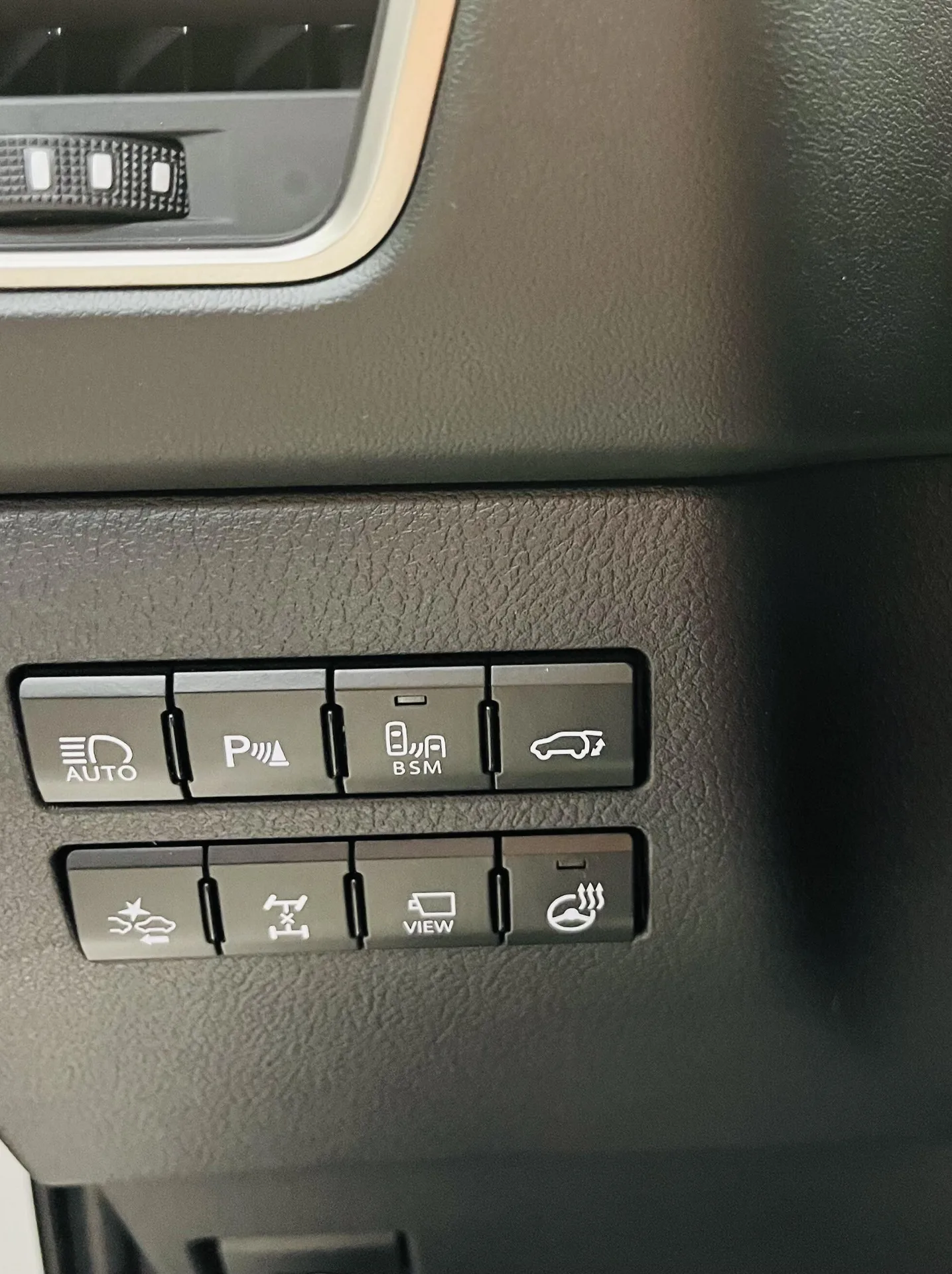 لکسوس  NX 4