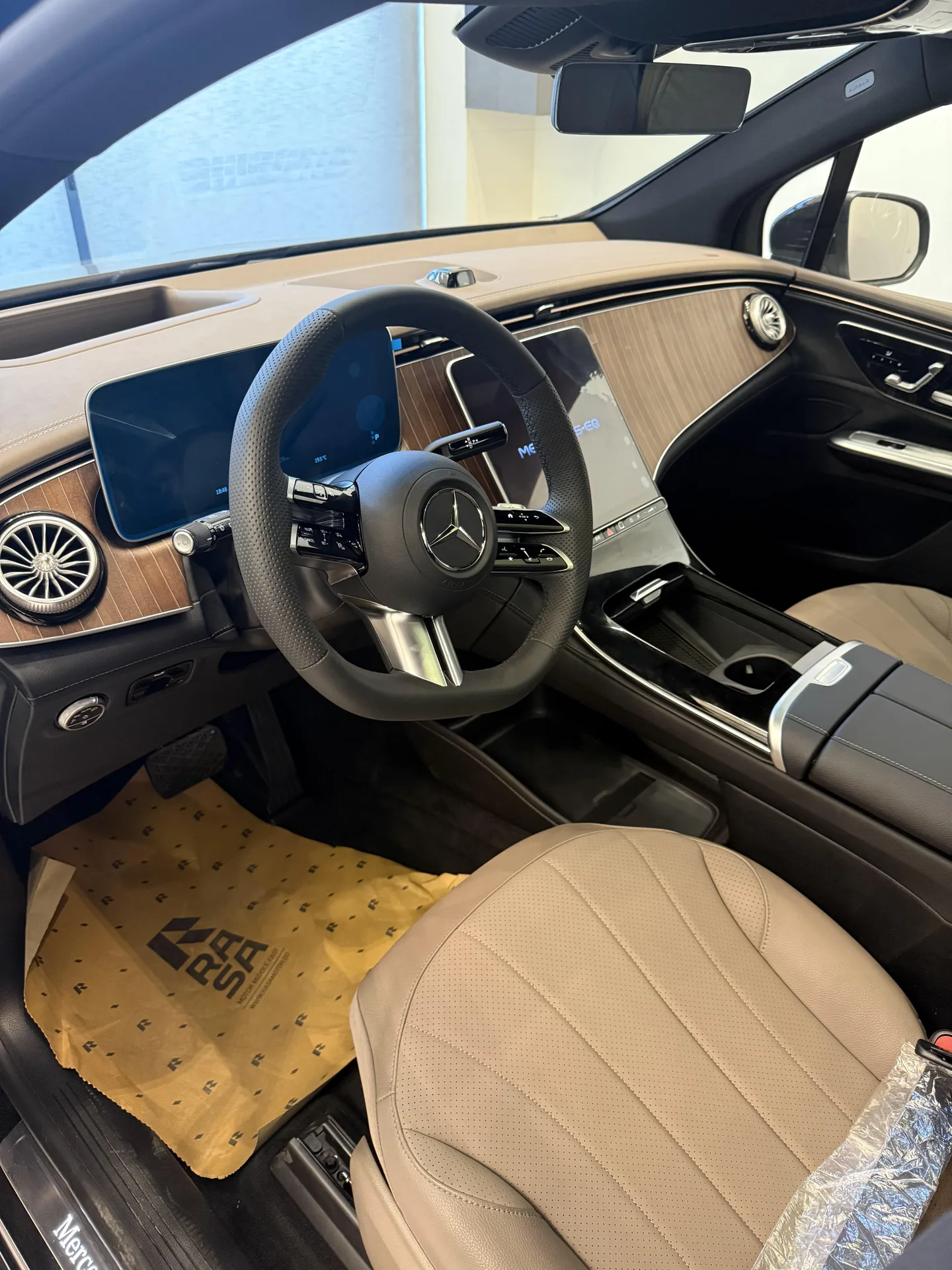 بنز  EQE SUV 4
