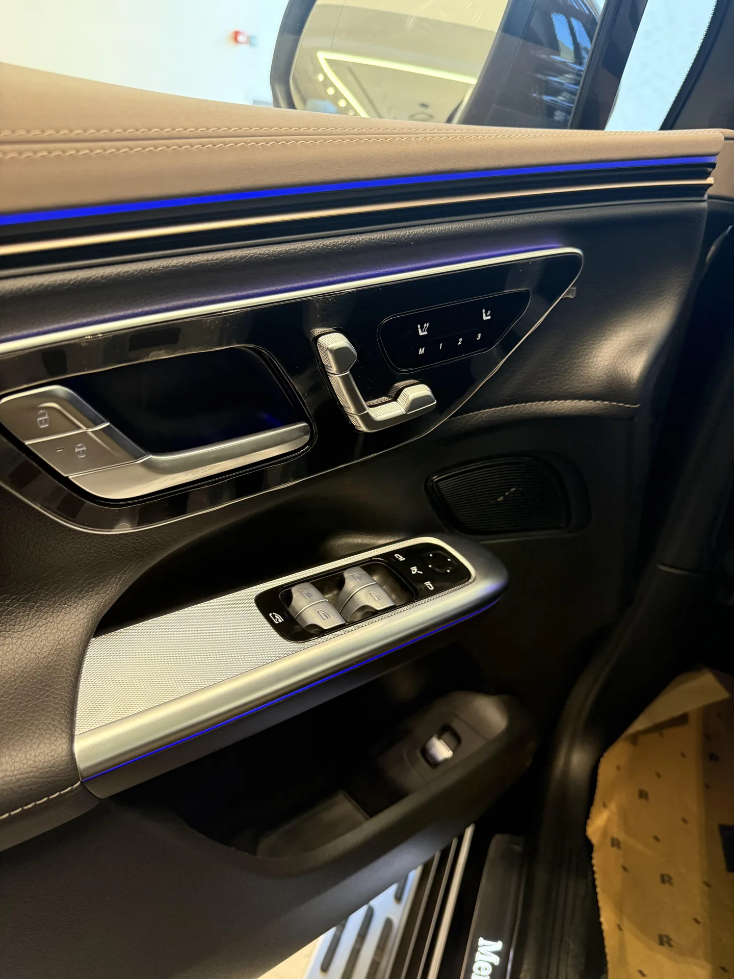 بنز  EQE SUV 6
