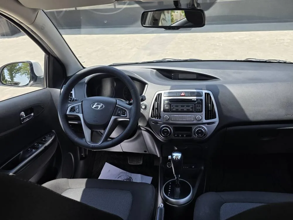 هیوندای  i20 8