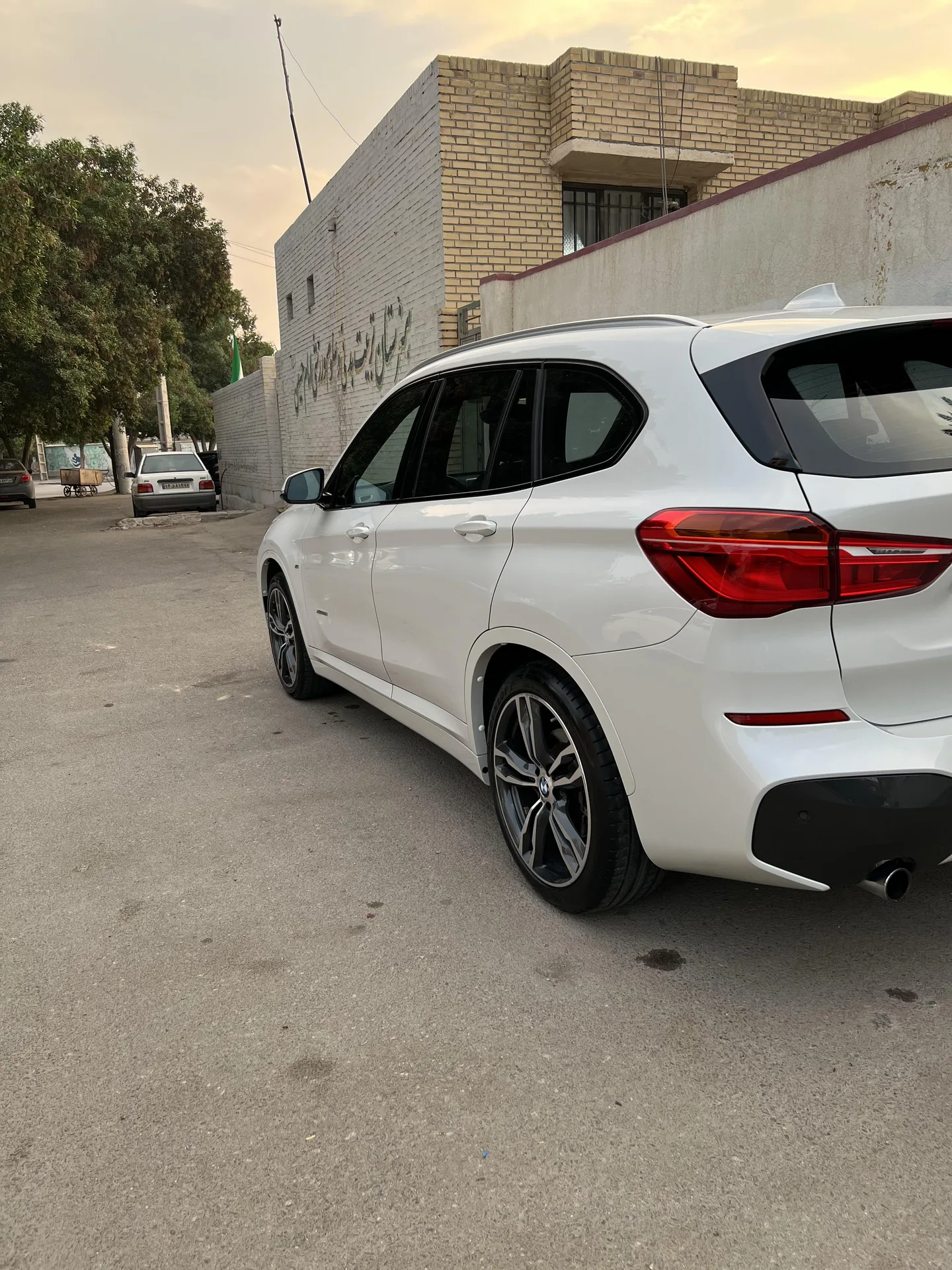 ب ام و  X1 3