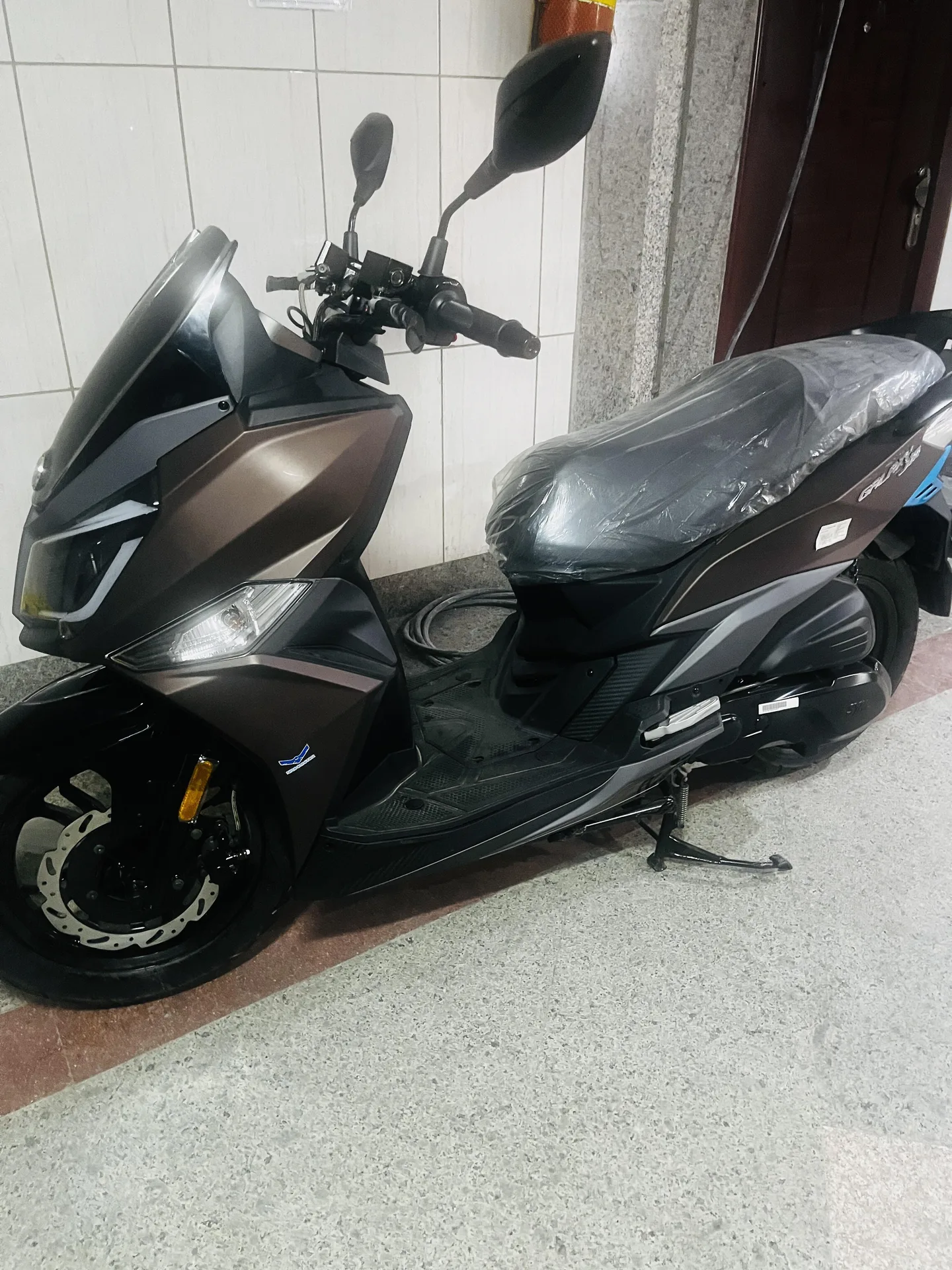 اس وای ام گلکسی J 200