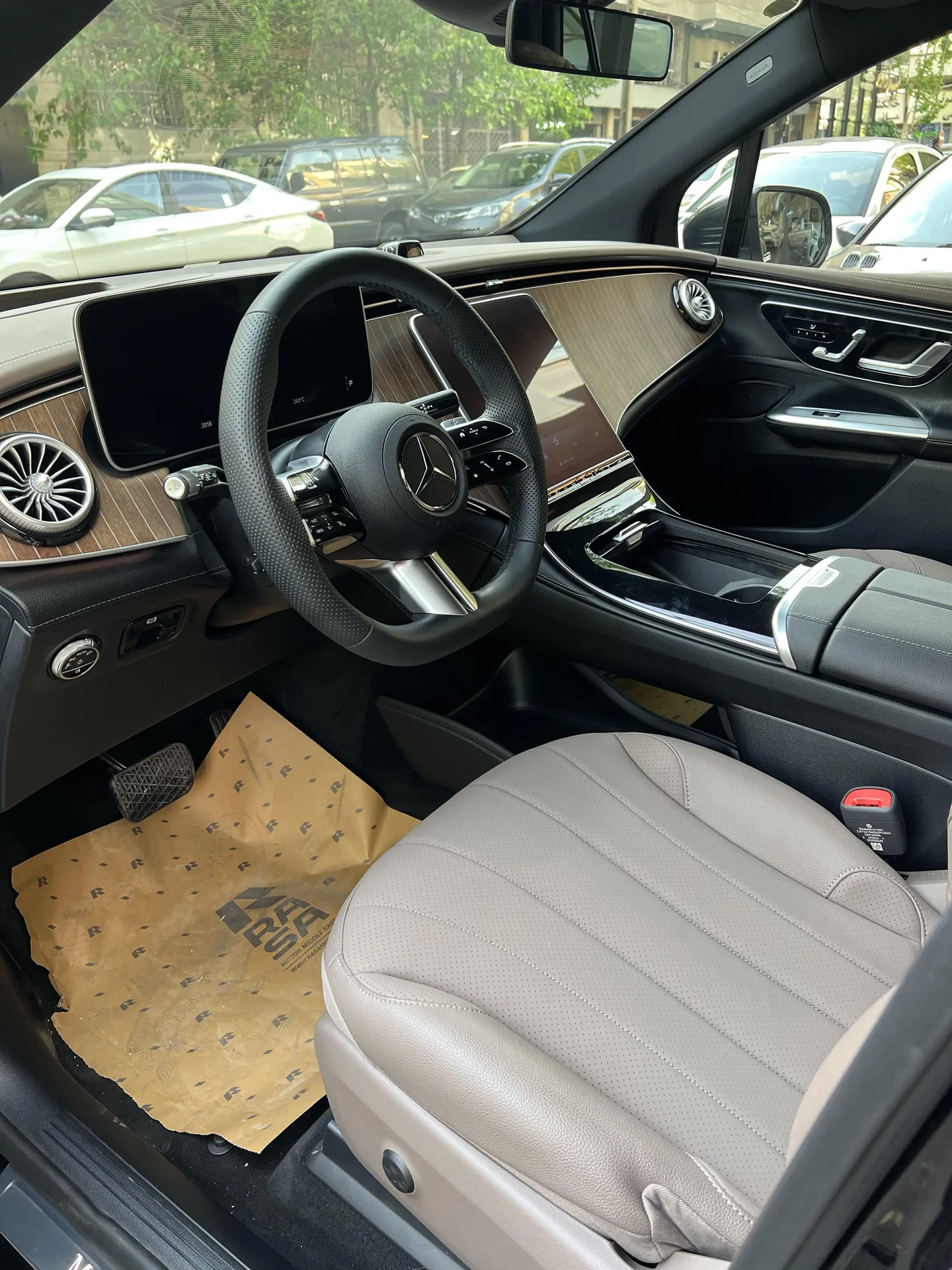 بنز  EQE SUV 3