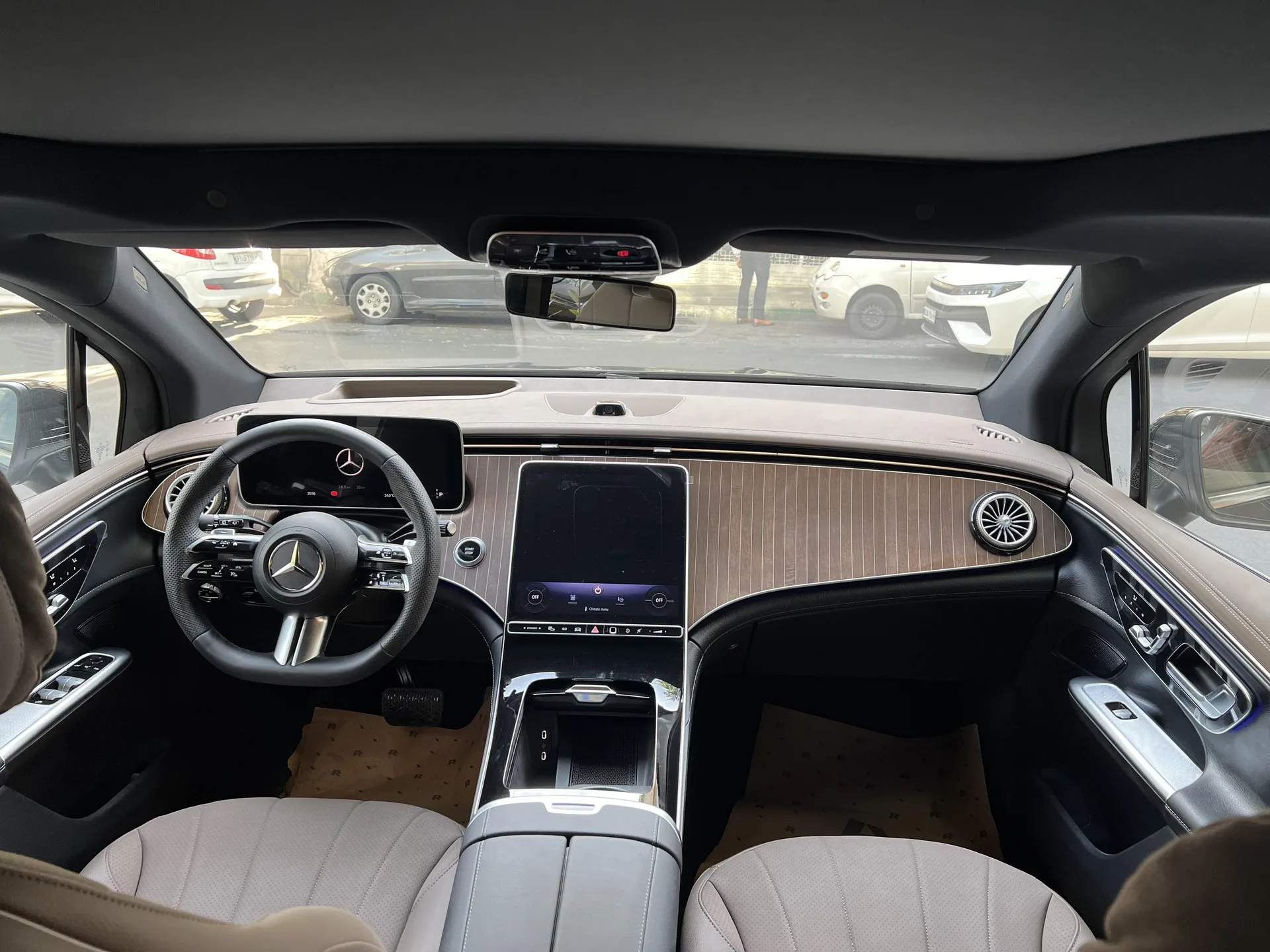 بنز  EQE SUV 4