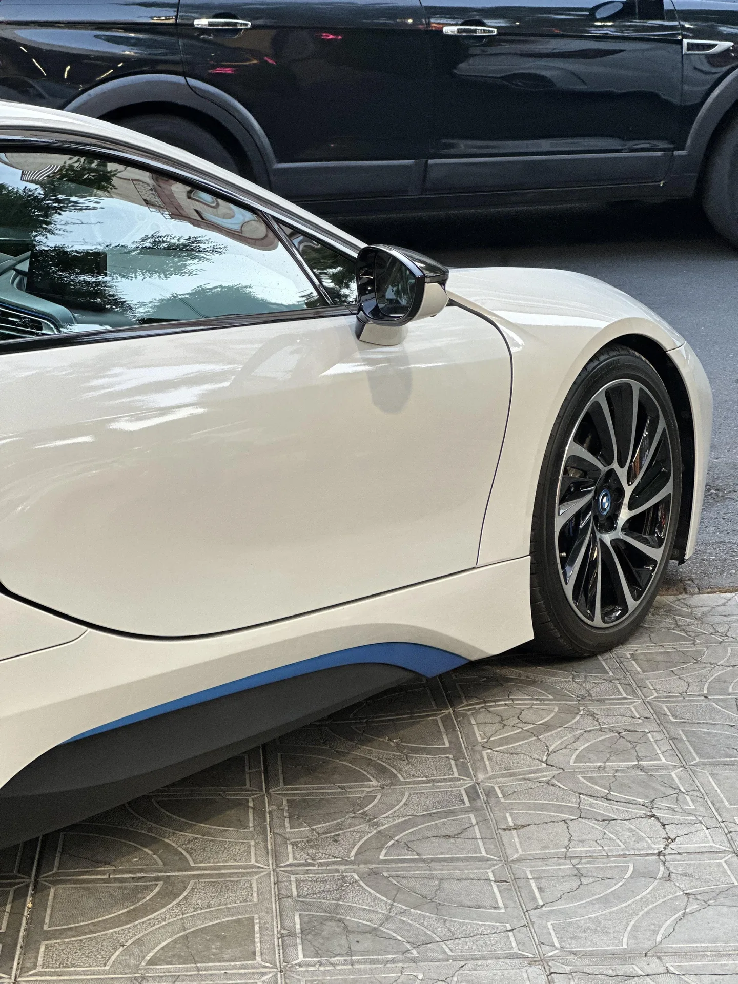 ب ام و  سری i 9