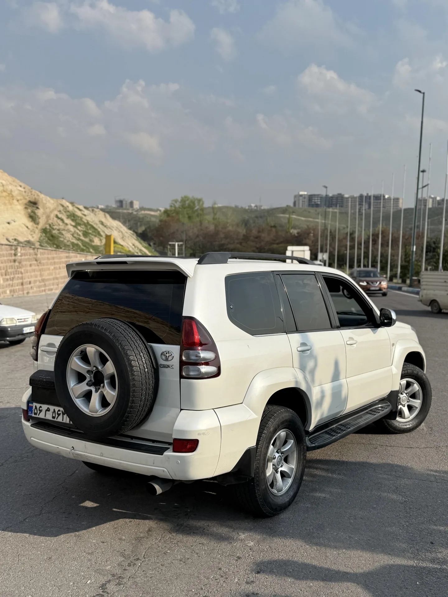 تویوتا  پرادو  چهار در 2