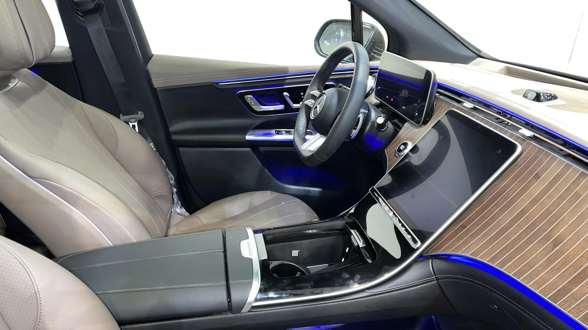 بنز  EQE SUV 7