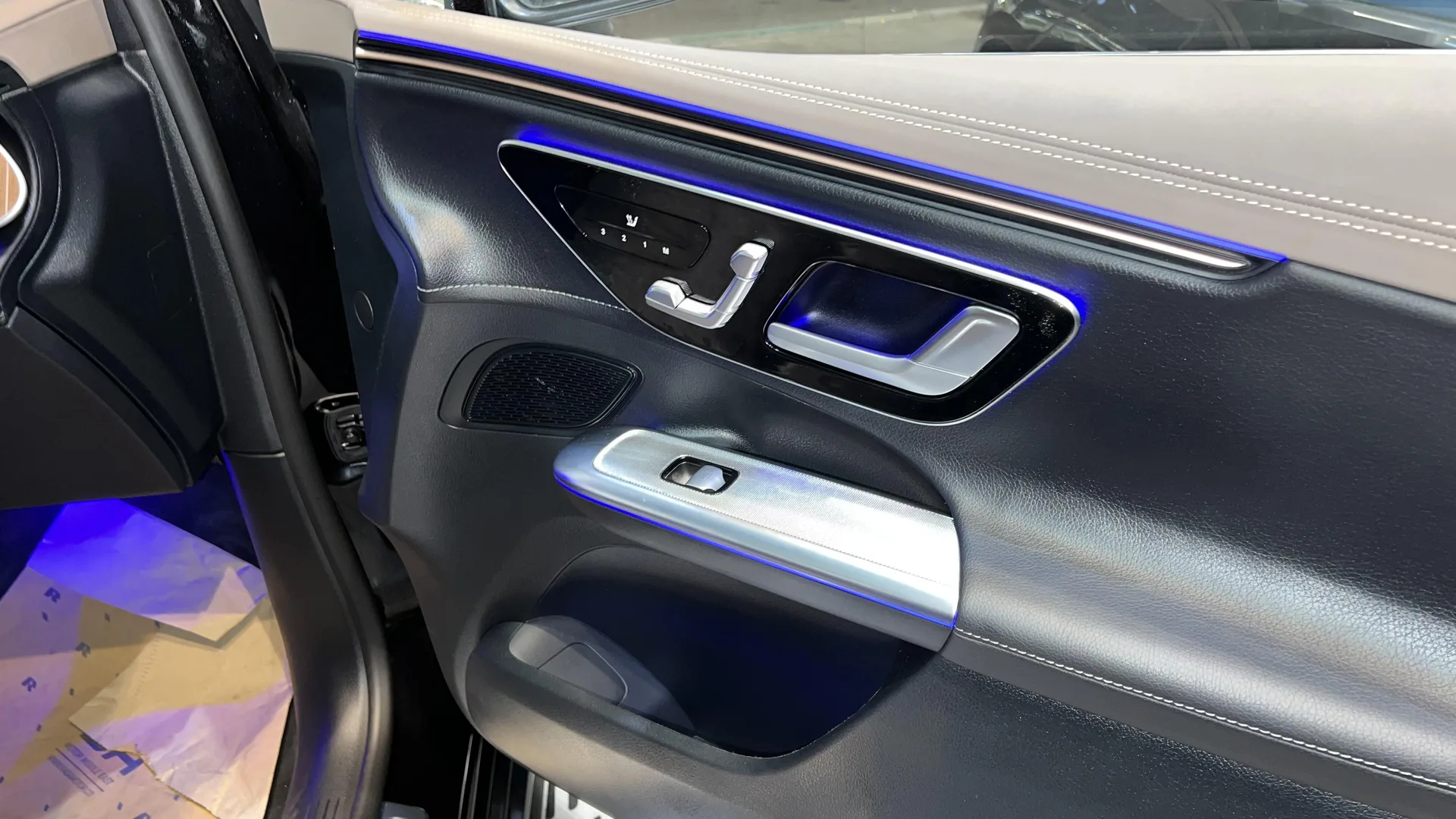 بنز  EQE SUV 8