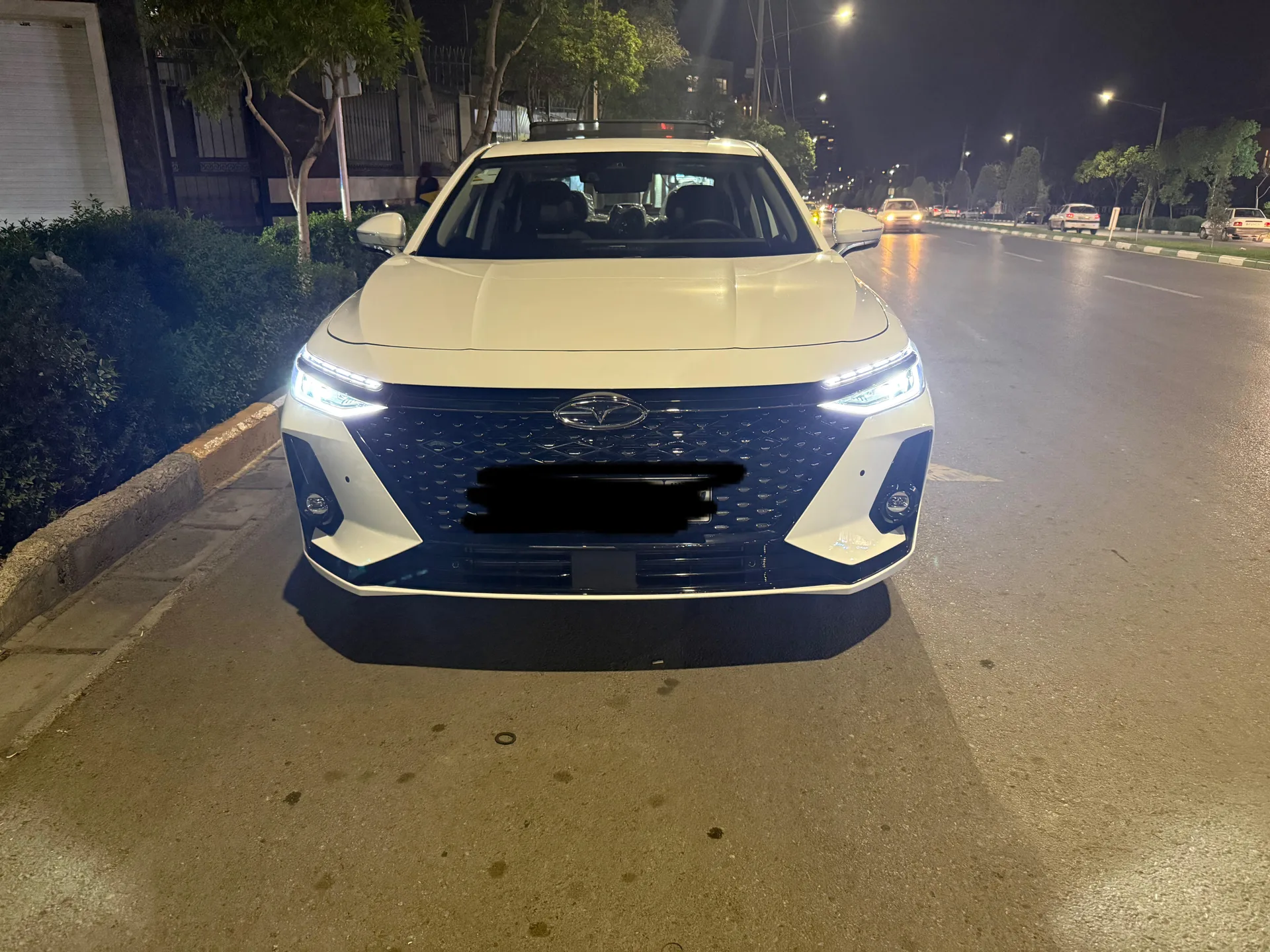 فونیکس آریزو 8 هیبرید (Z8 PHEV)