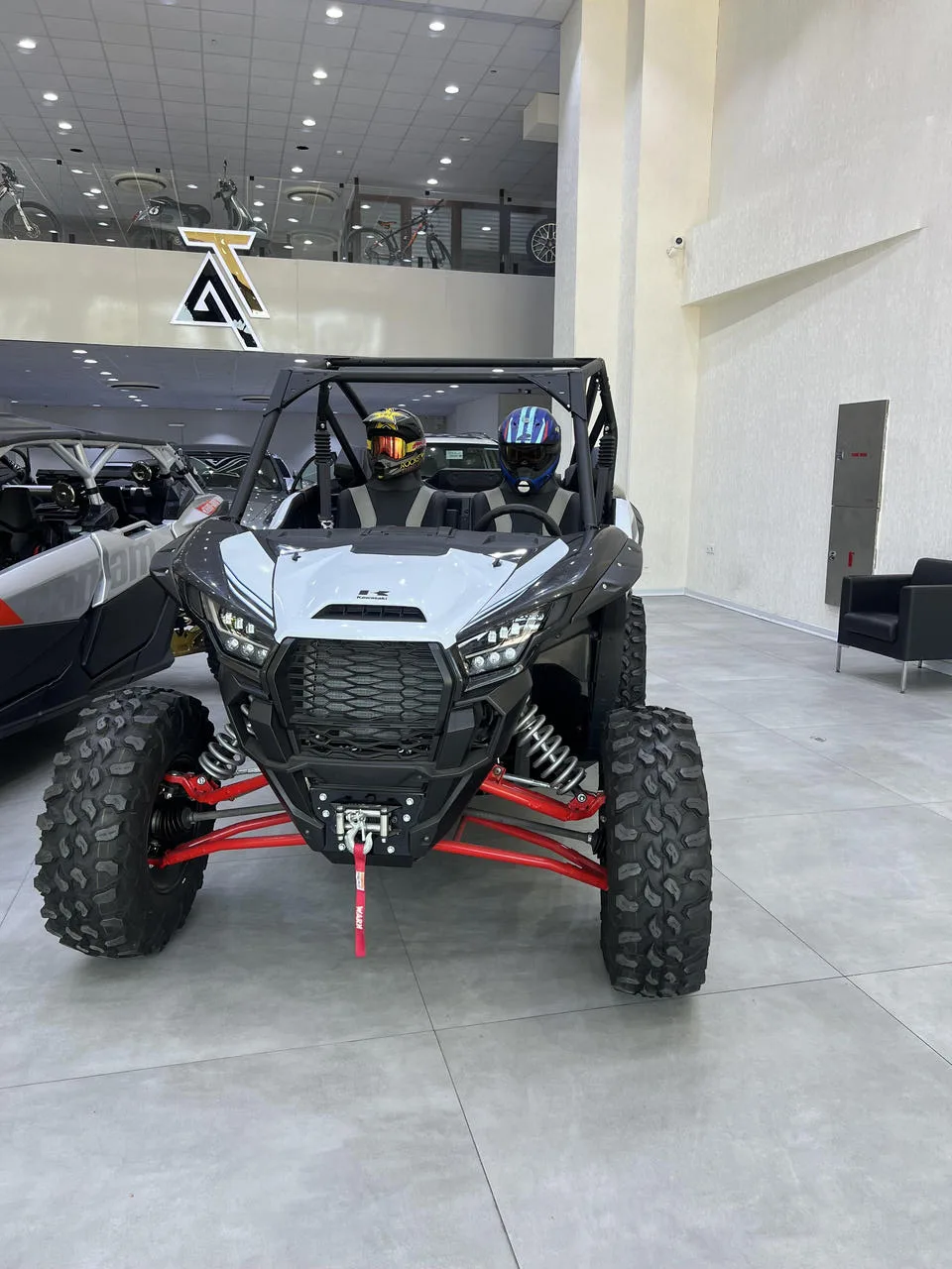 سی اف موتو ZForce 1000