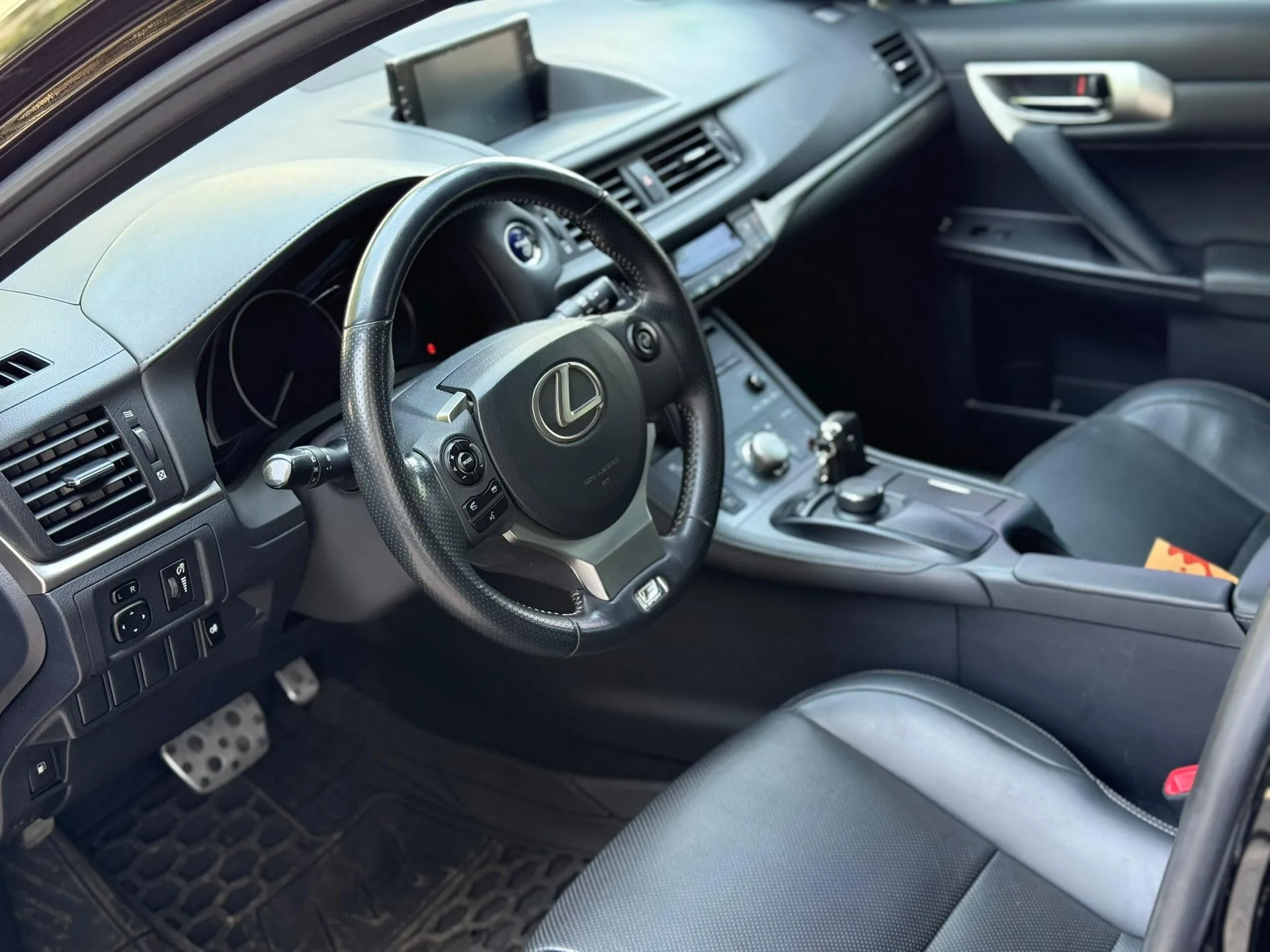 لکسوس  CT 3
