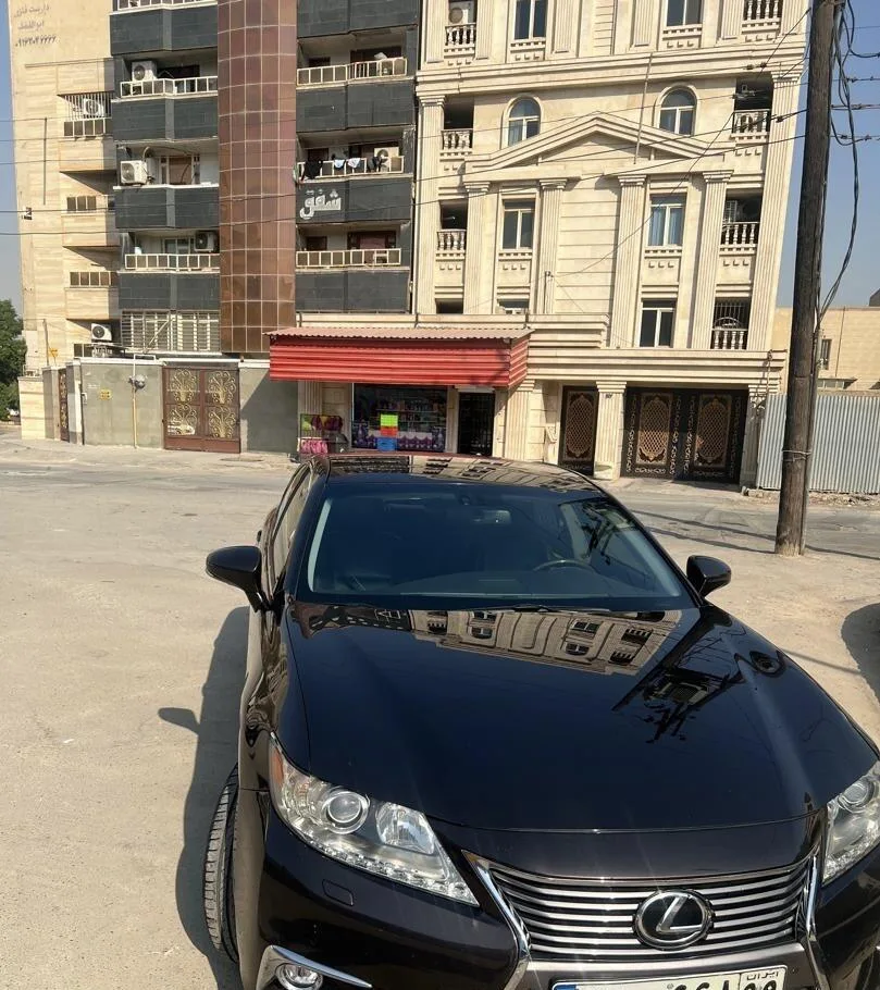 لکسوس ES
