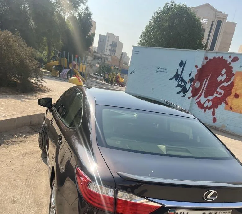 لکسوس  ES 2