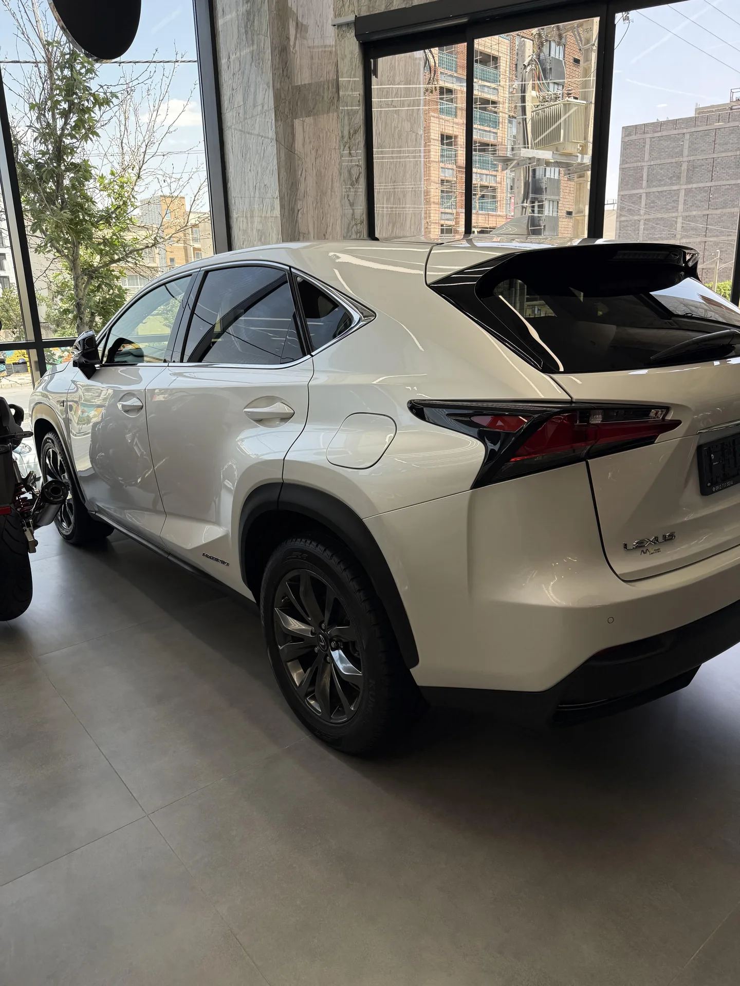 لکسوس  NX هیبرید 4