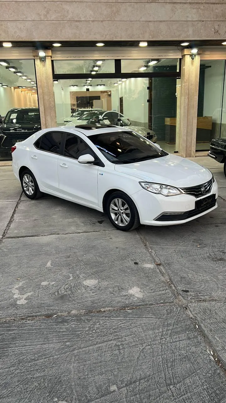 ام جی 360